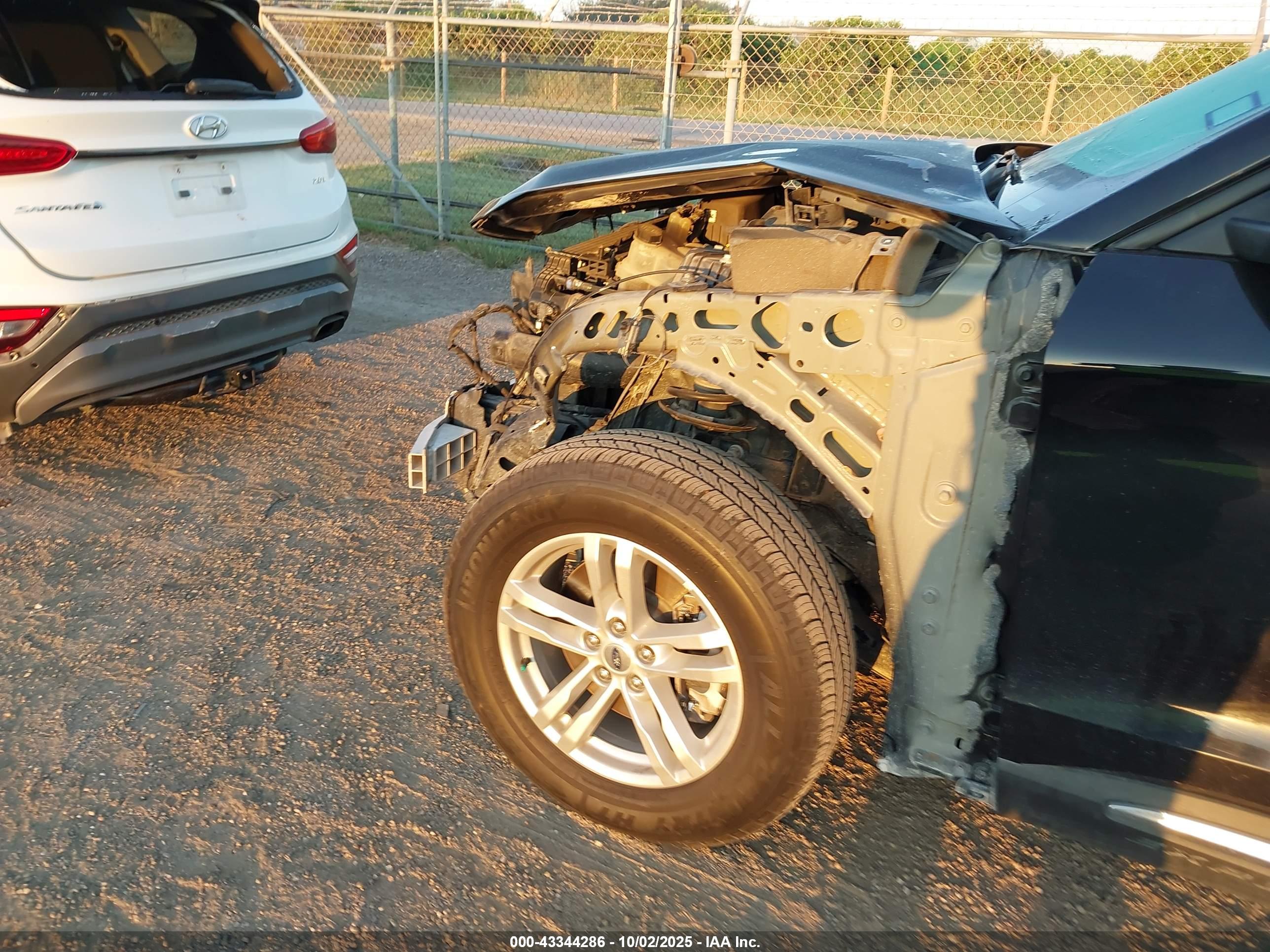 FORD EXPLORER image 6