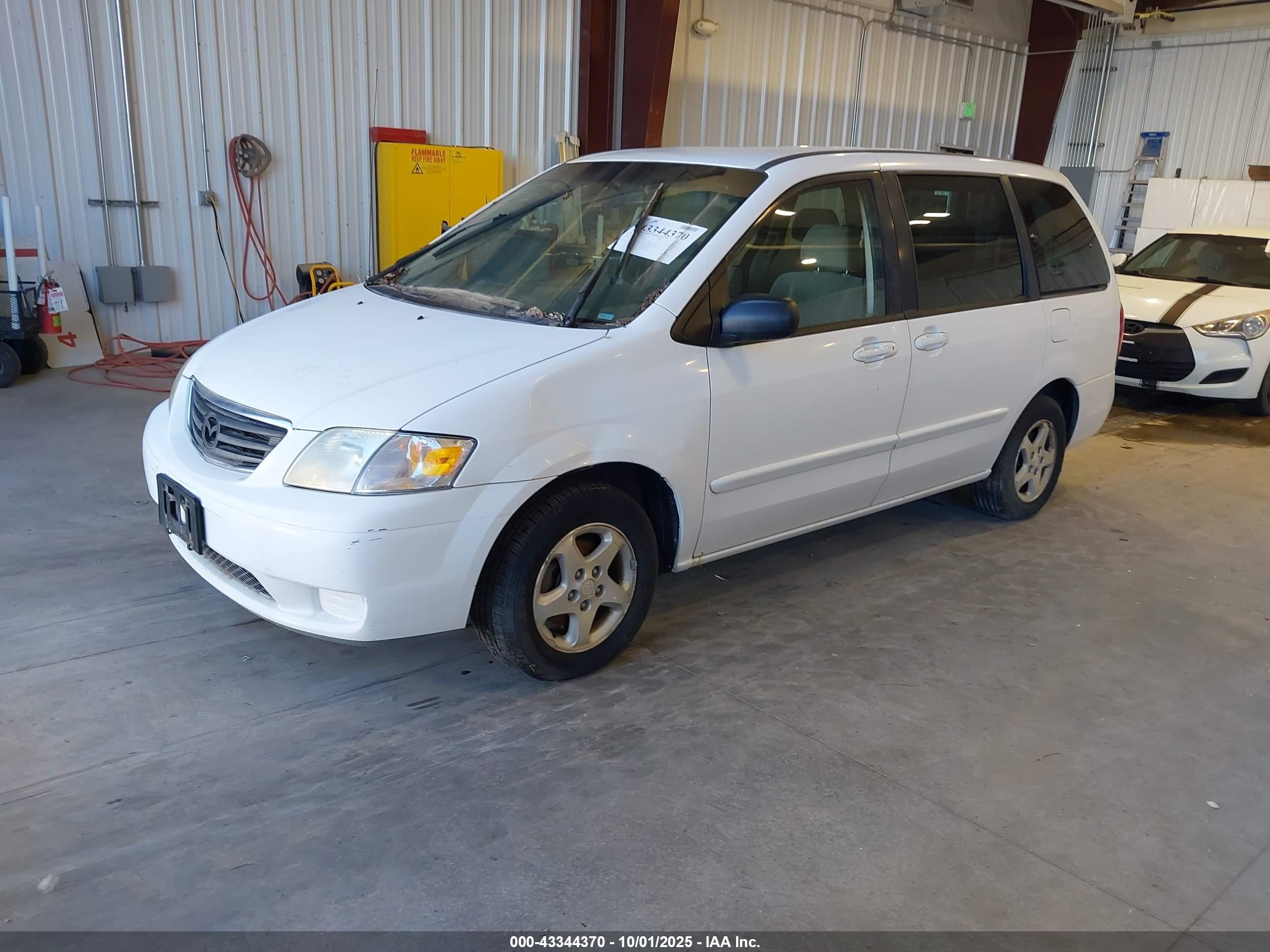 MAZDA MPV image 2