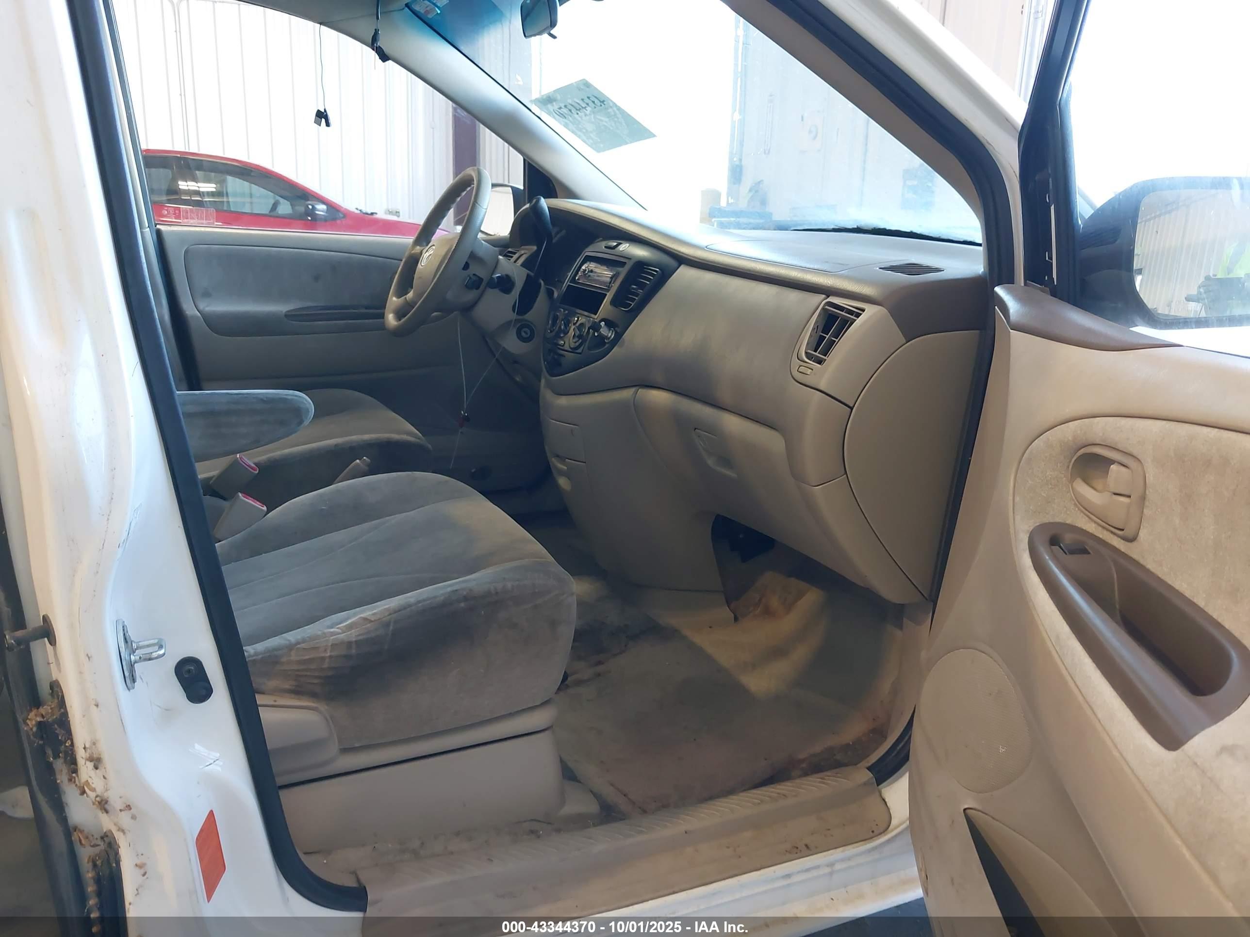 MAZDA MPV image 5