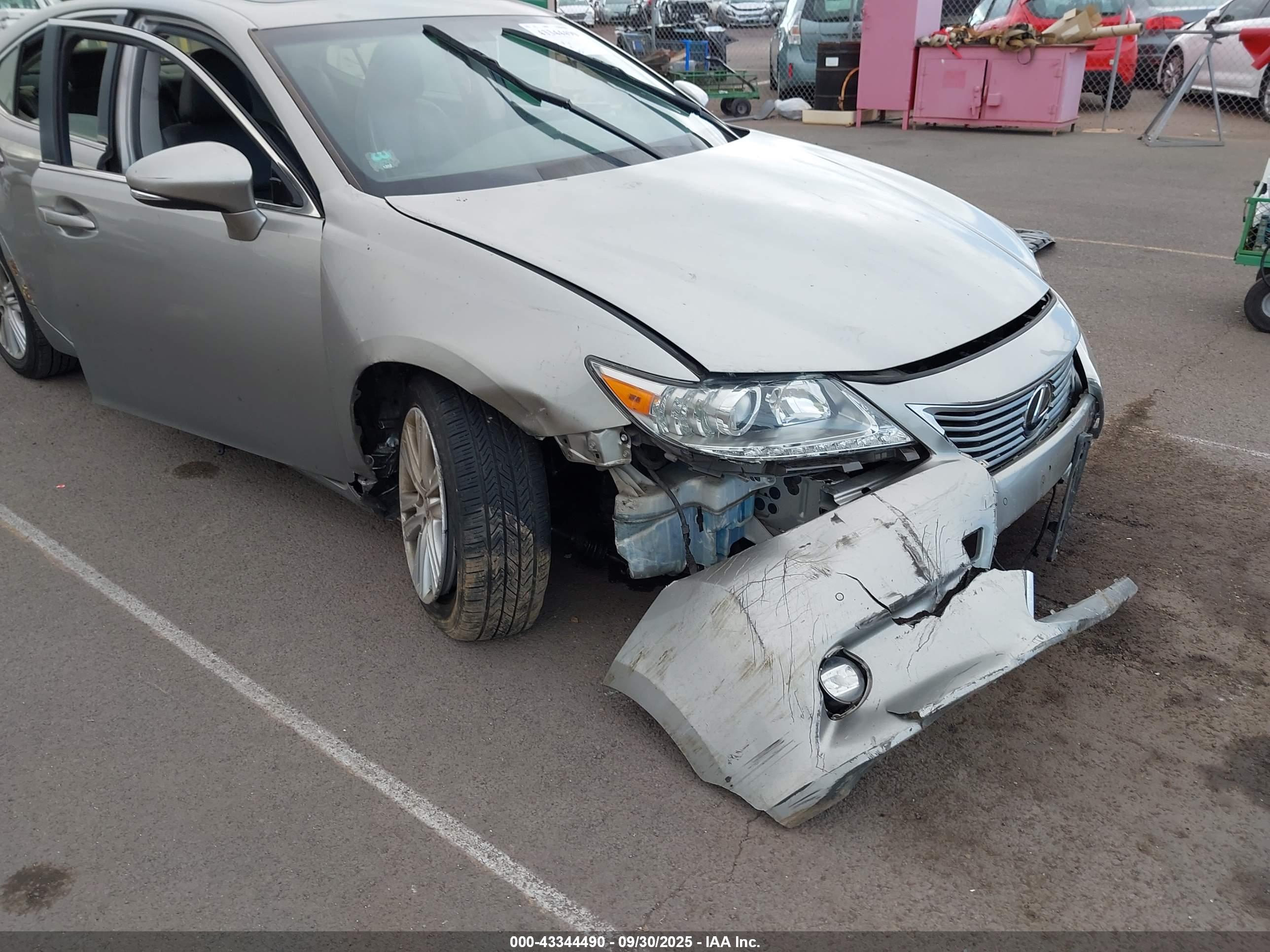 LEXUS ES image 6