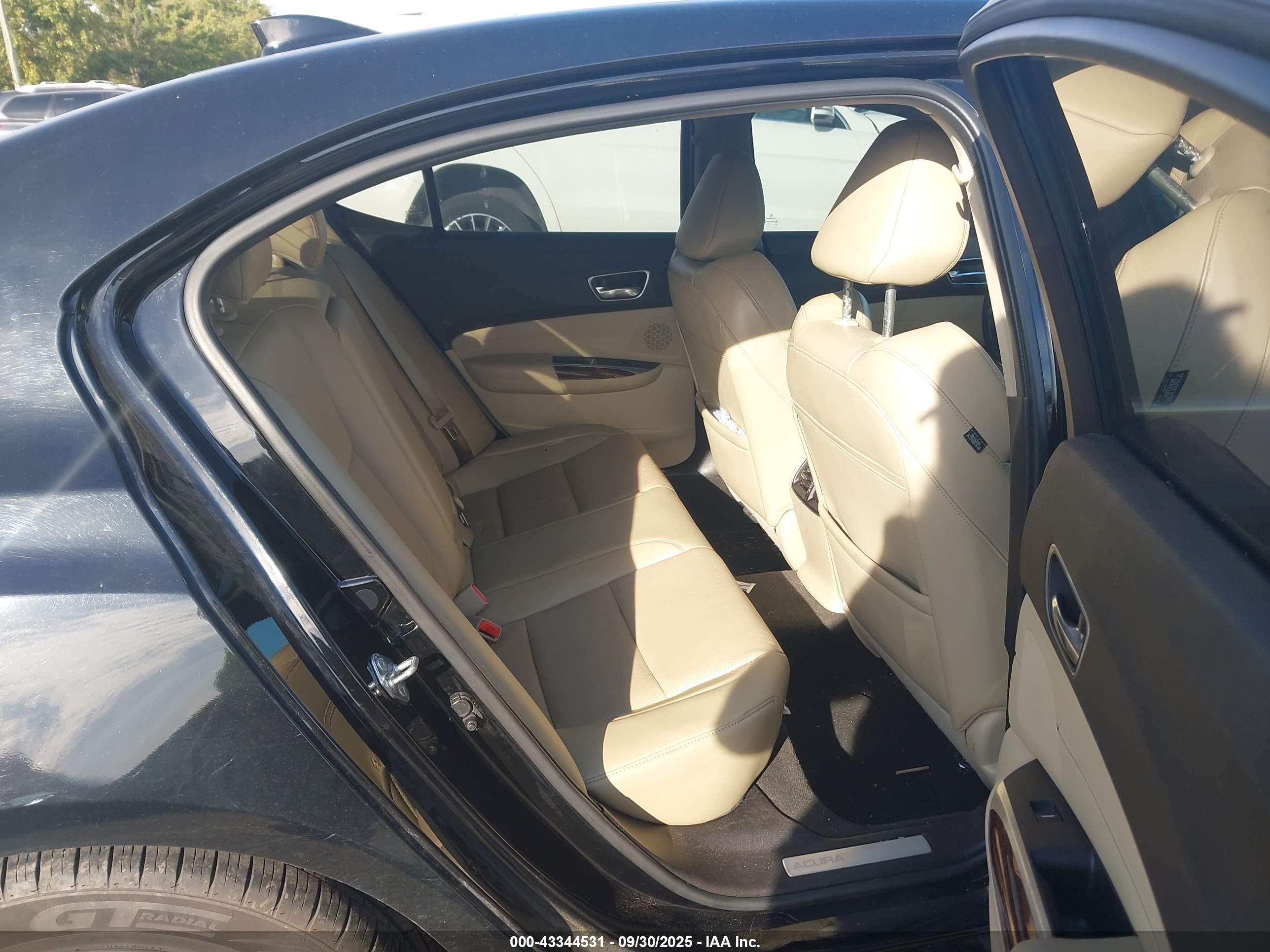 ACURA TLX image 8