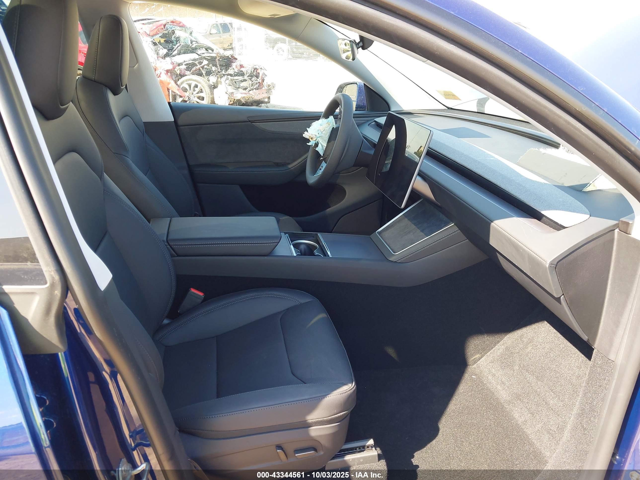 TESLA MODEL image 5