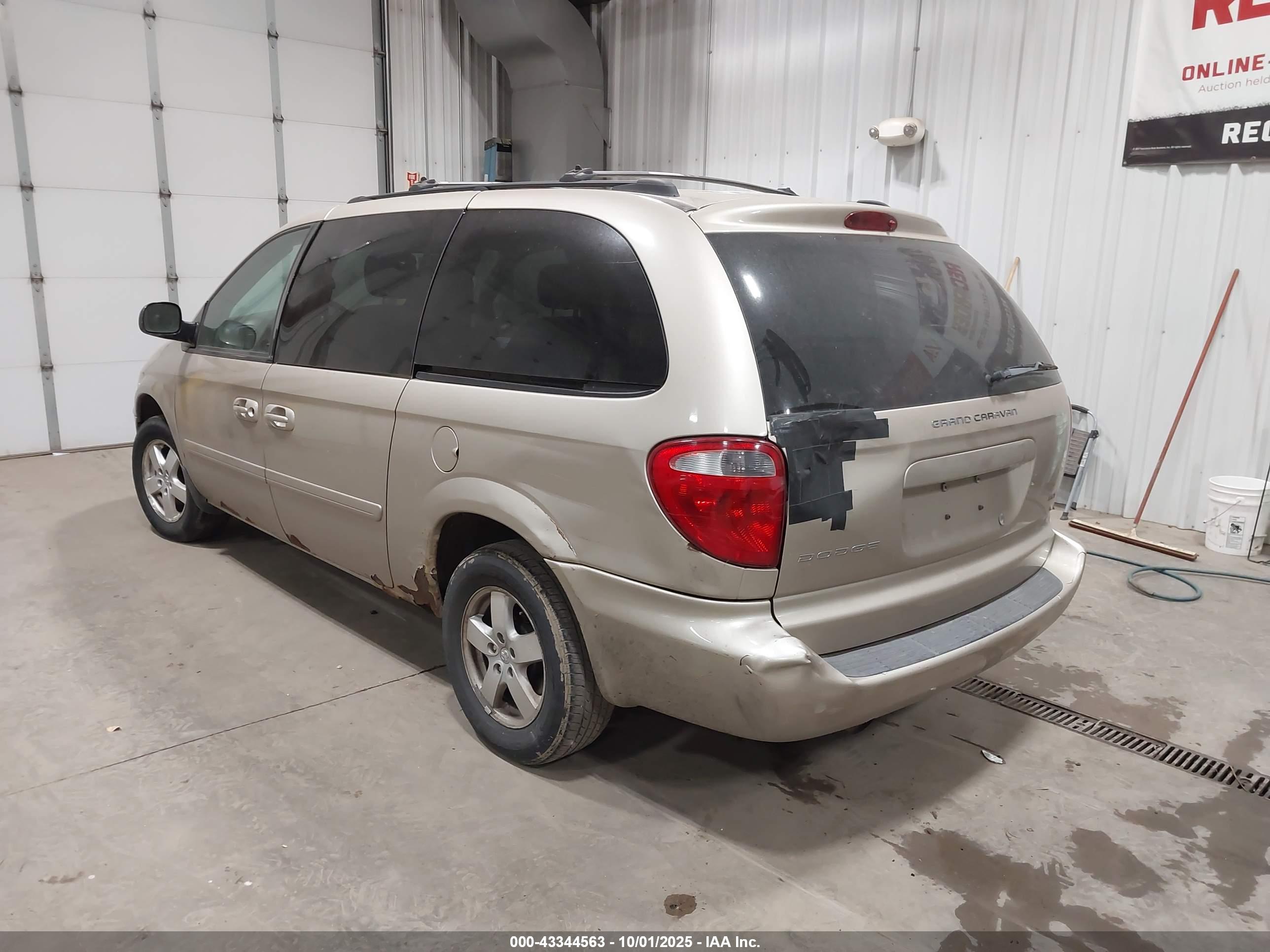 DODGE GRAND image 3