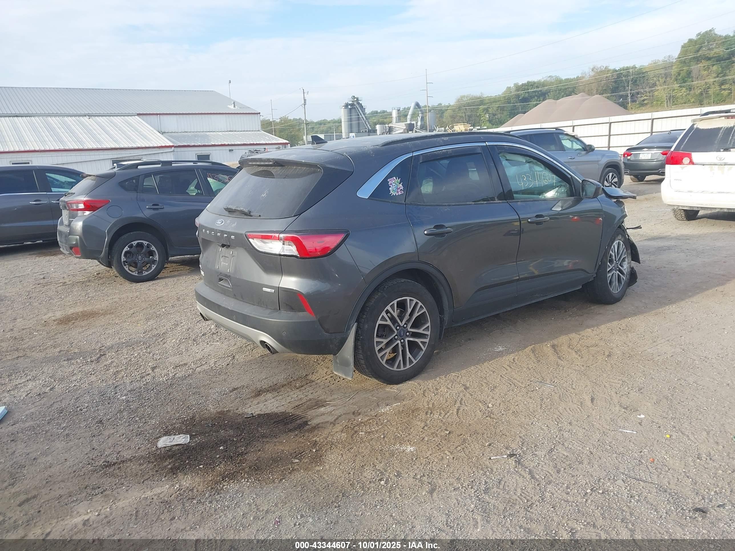 FORD ESCAPE image 4