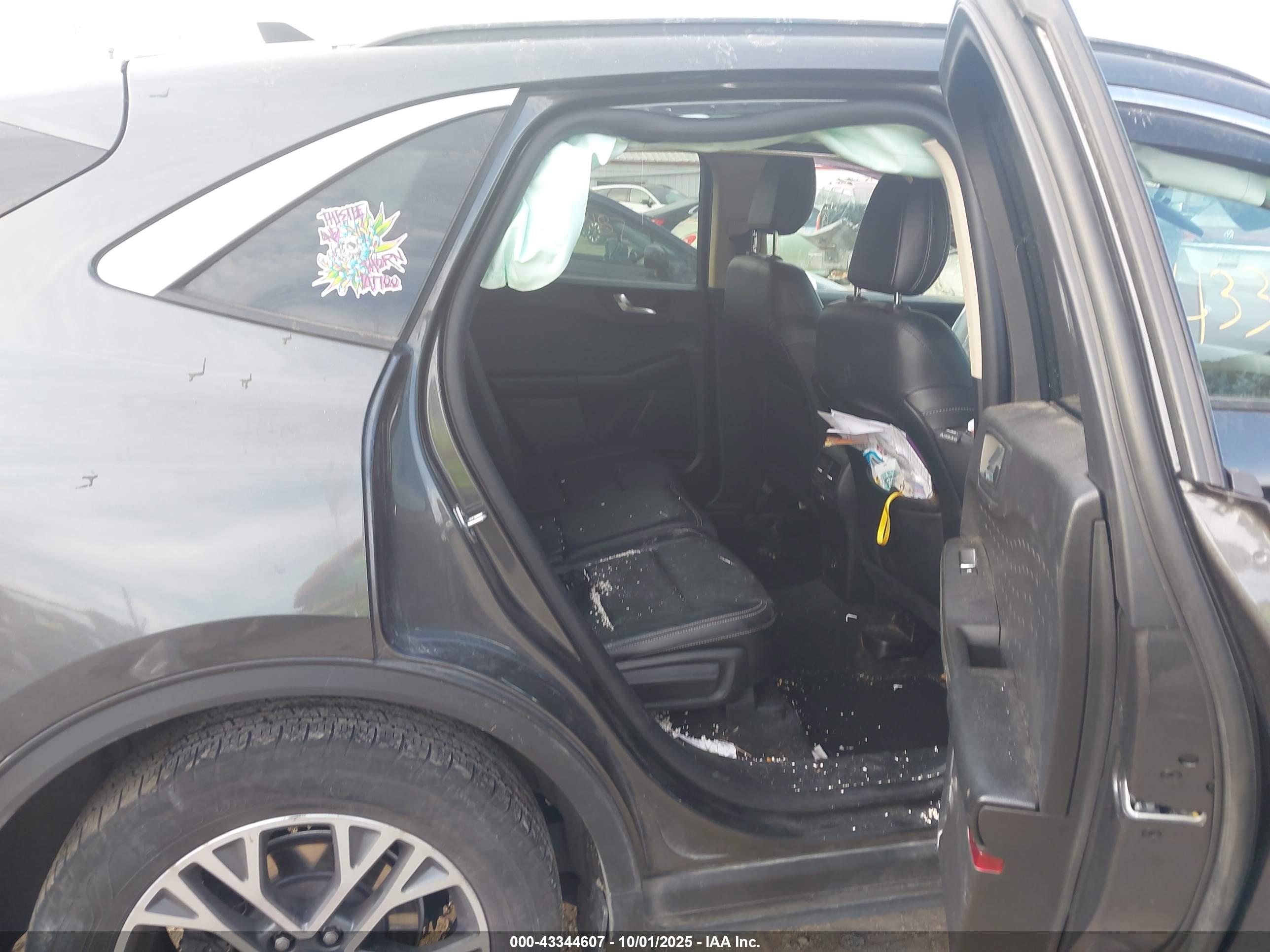 FORD ESCAPE image 8