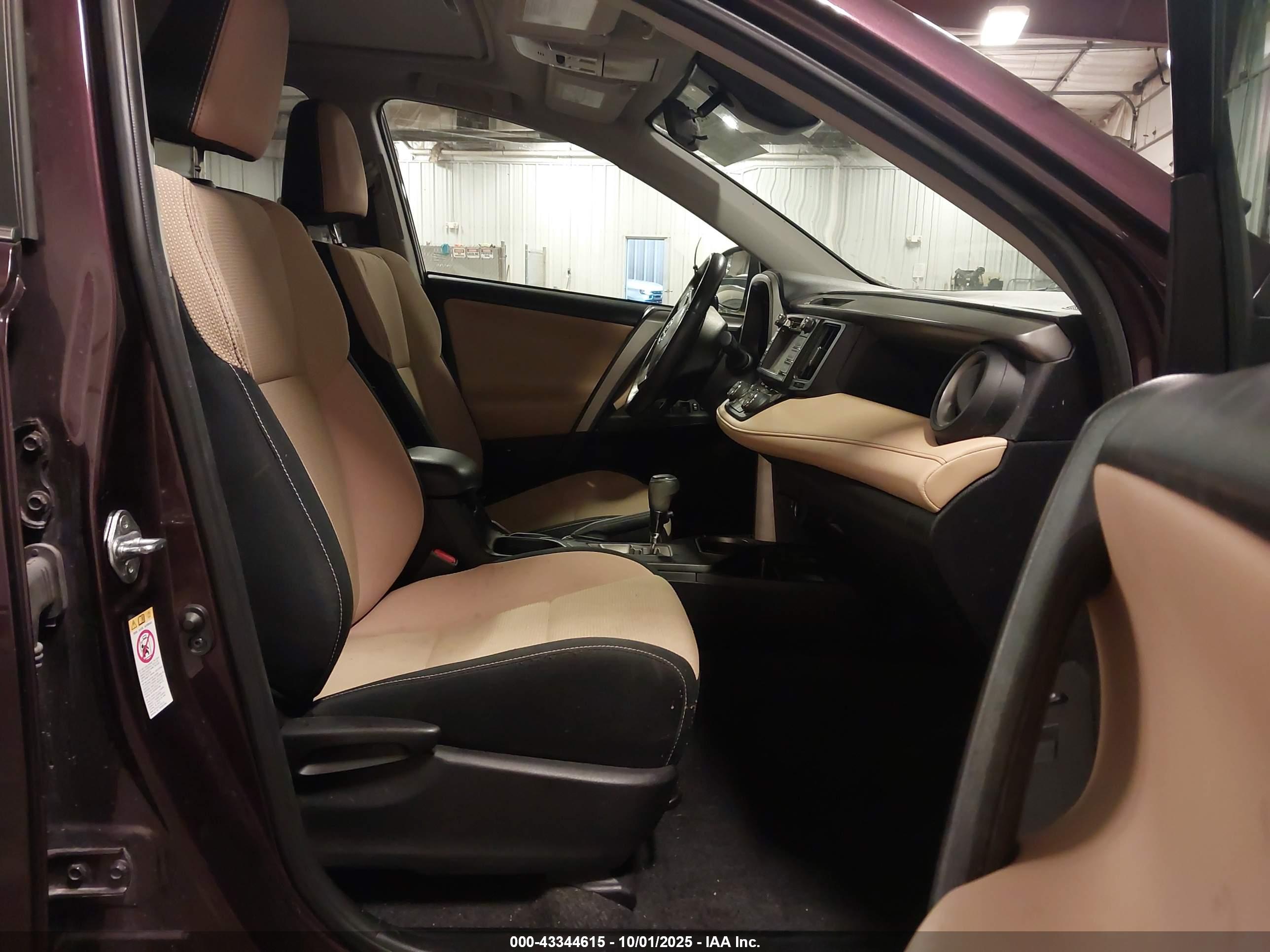 TOYOTA RAV4 image 5