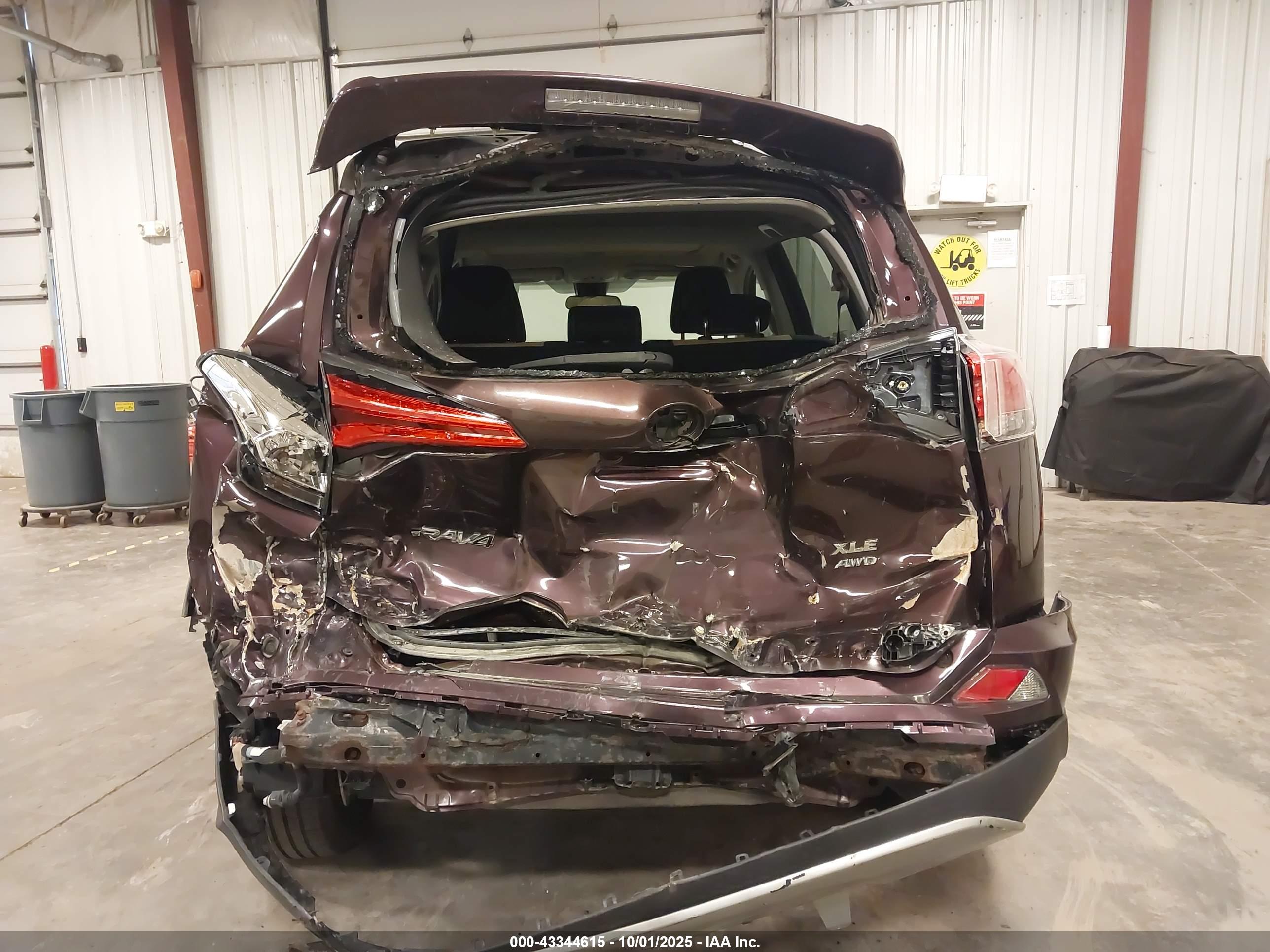 TOYOTA RAV4 image 6