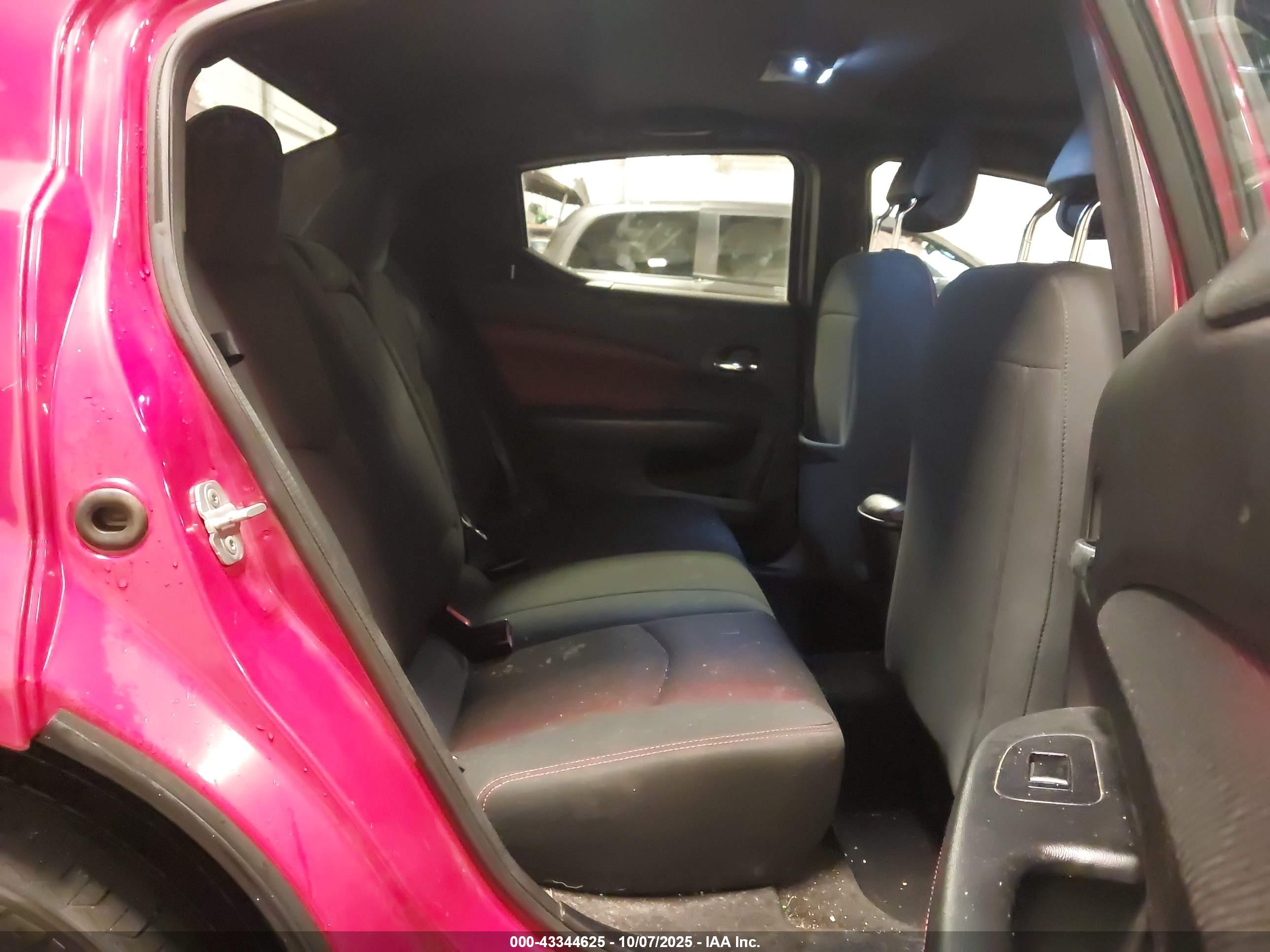 DODGE AVENGER image 8