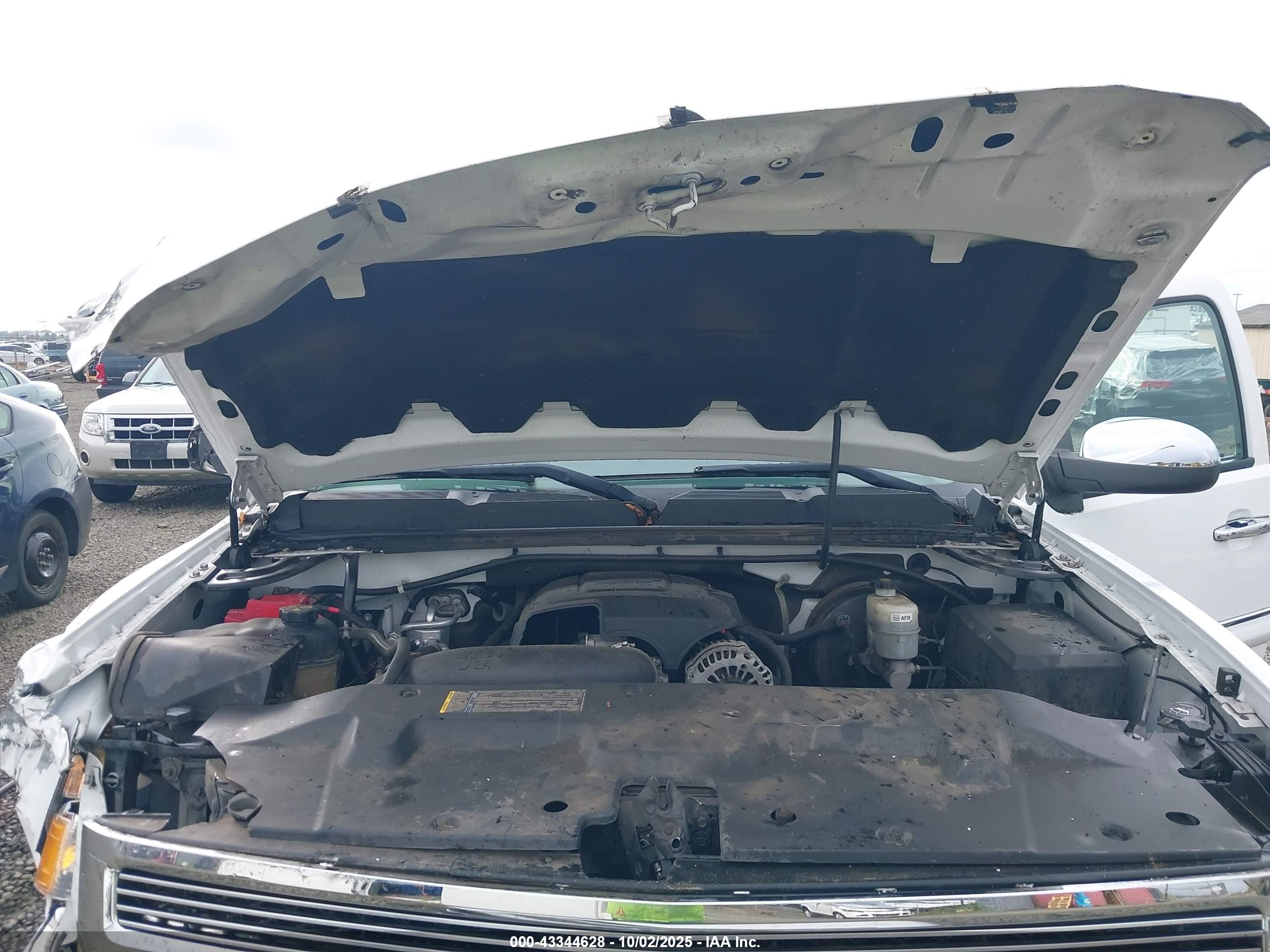 CHEVROLET SILVERADO image 10