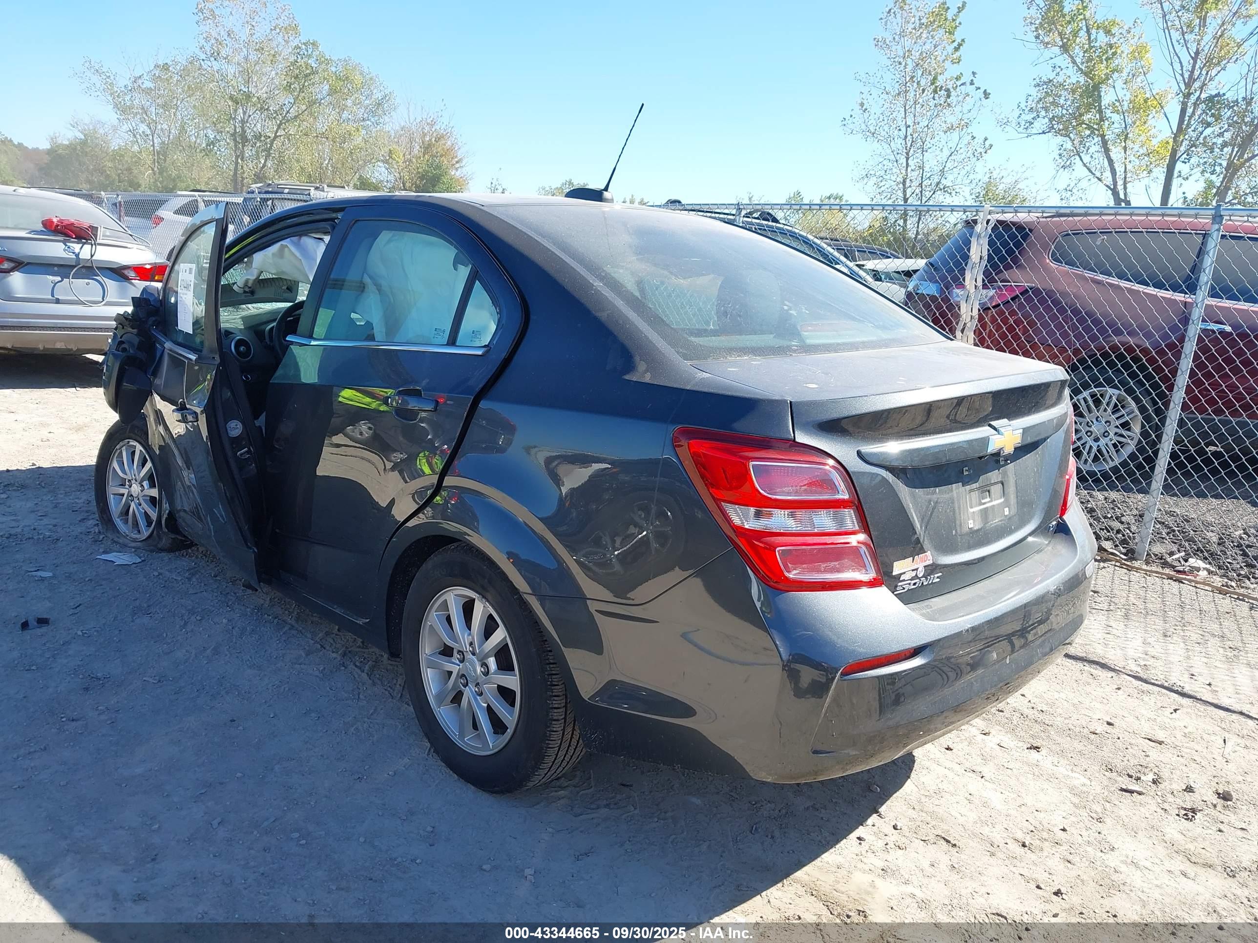 CHEVROLET SONIC image 3