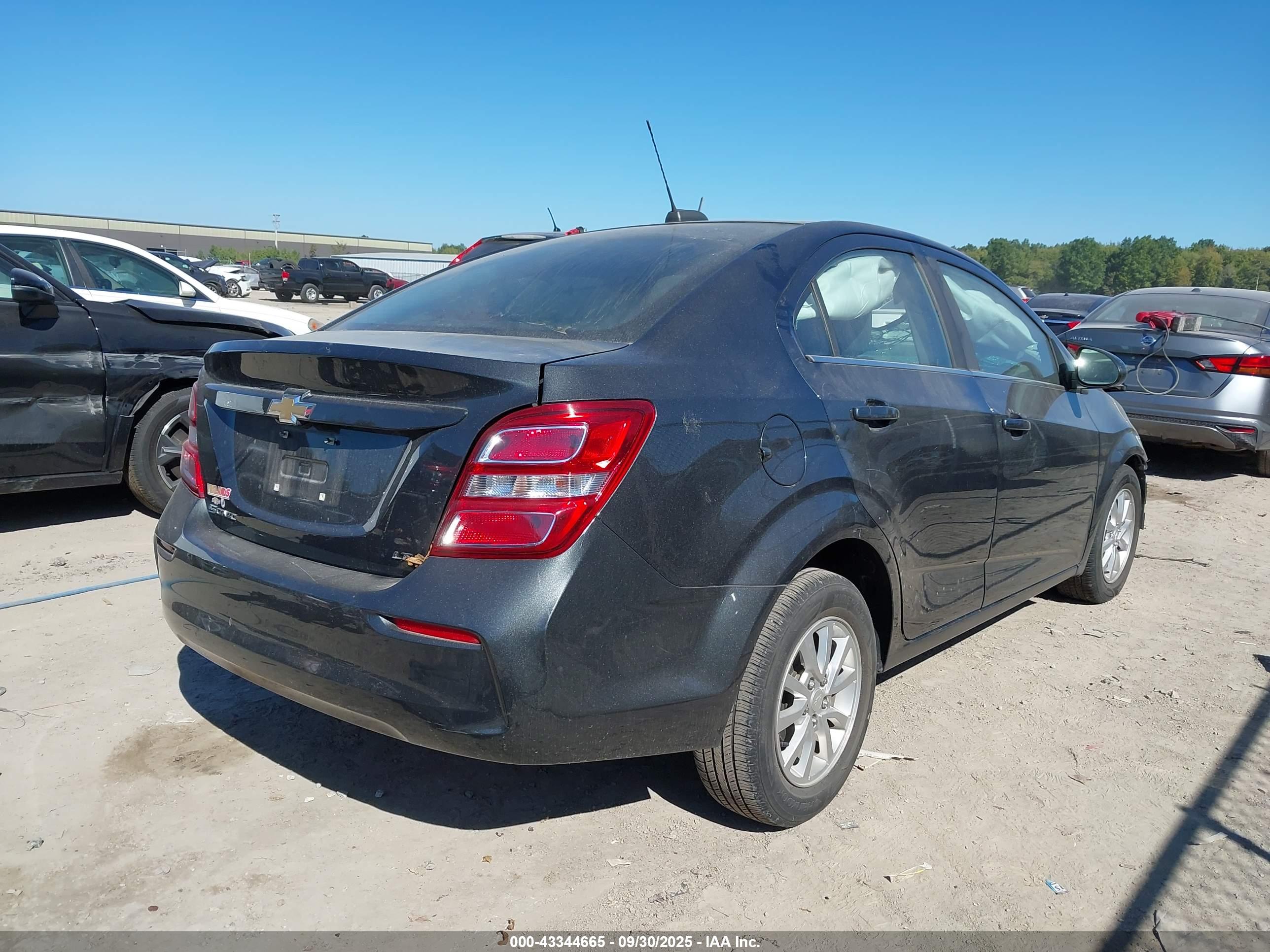 CHEVROLET SONIC image 4