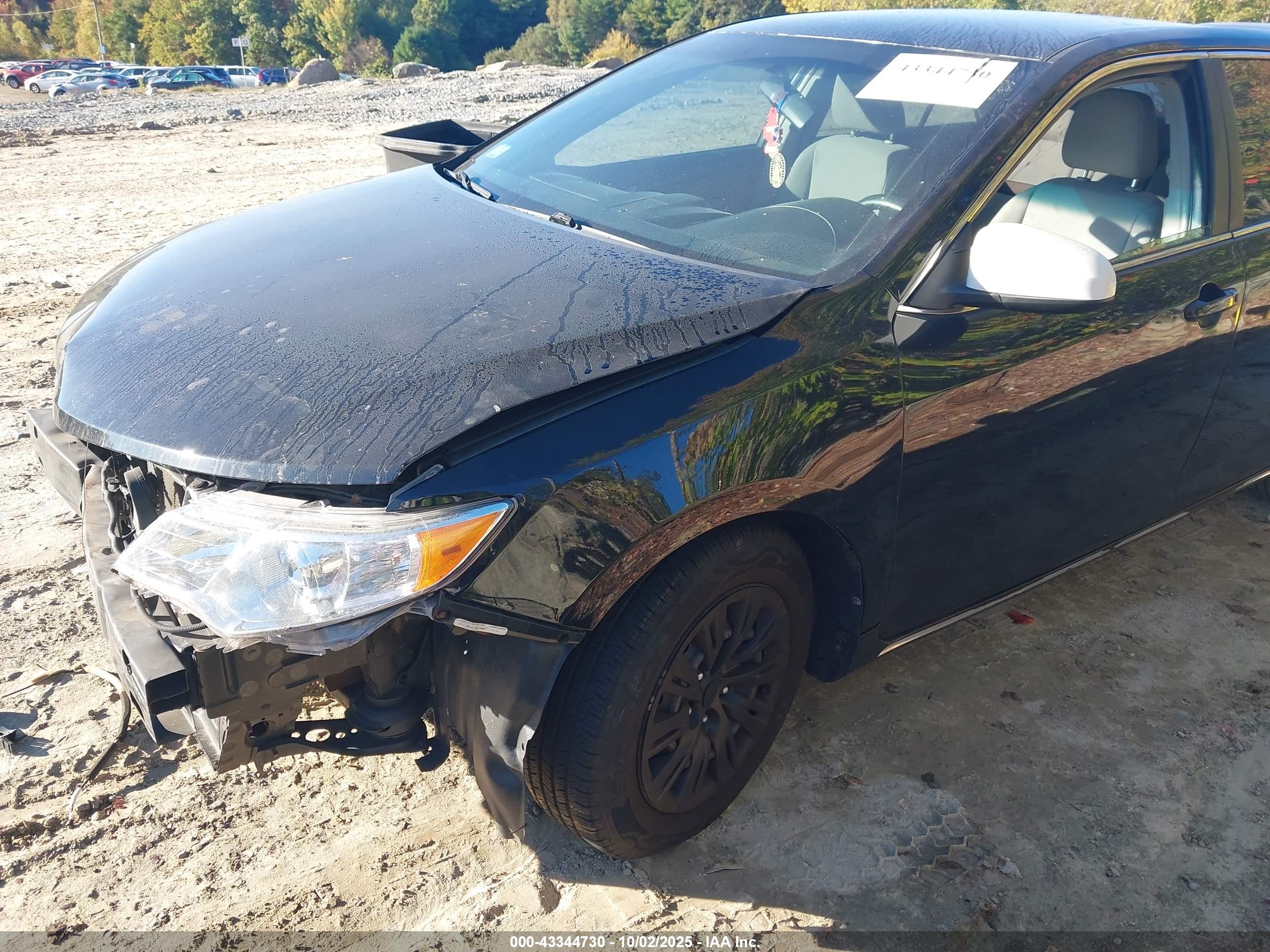 TOYOTA CAMRY image 2