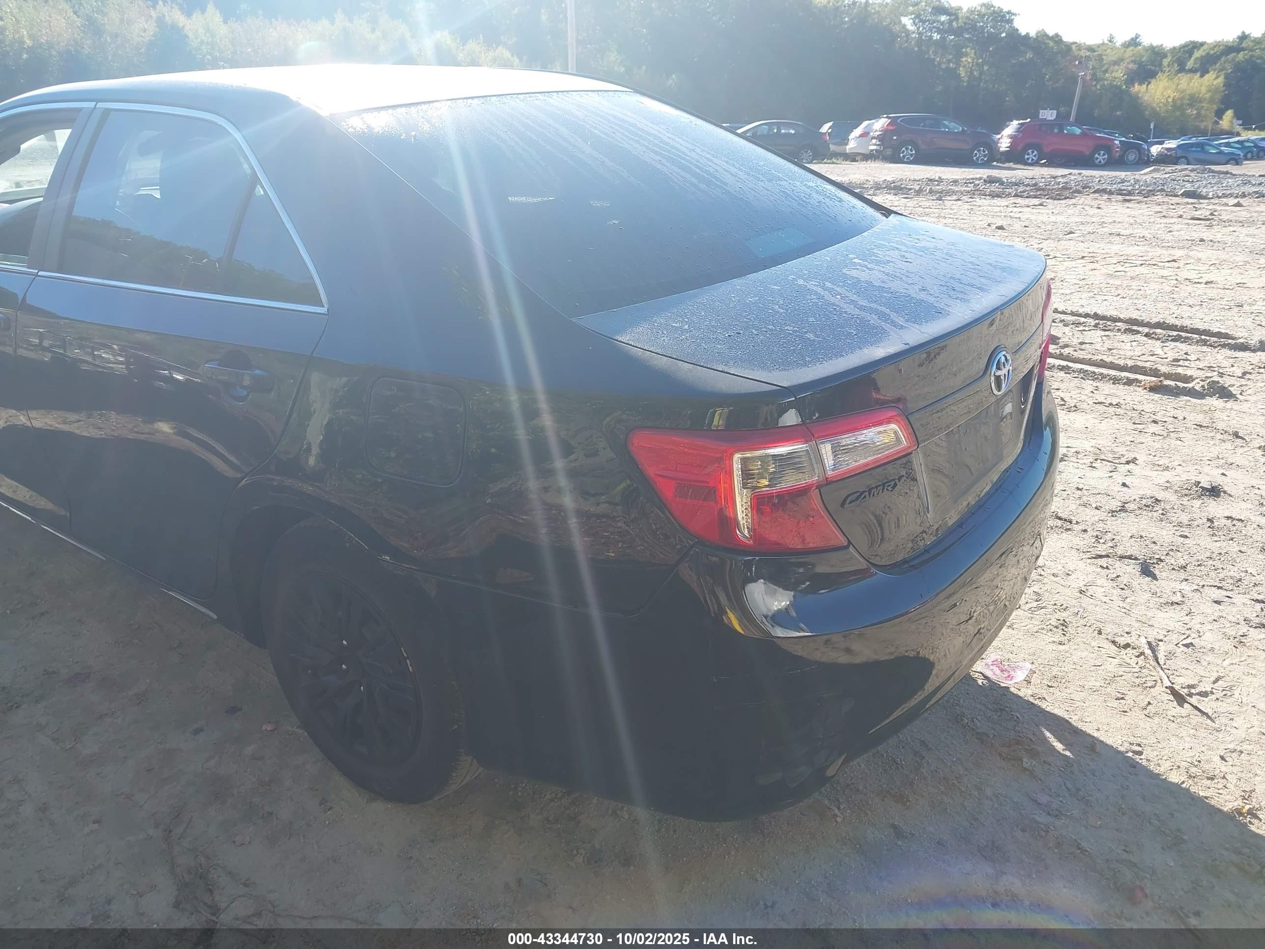 TOYOTA CAMRY image 3