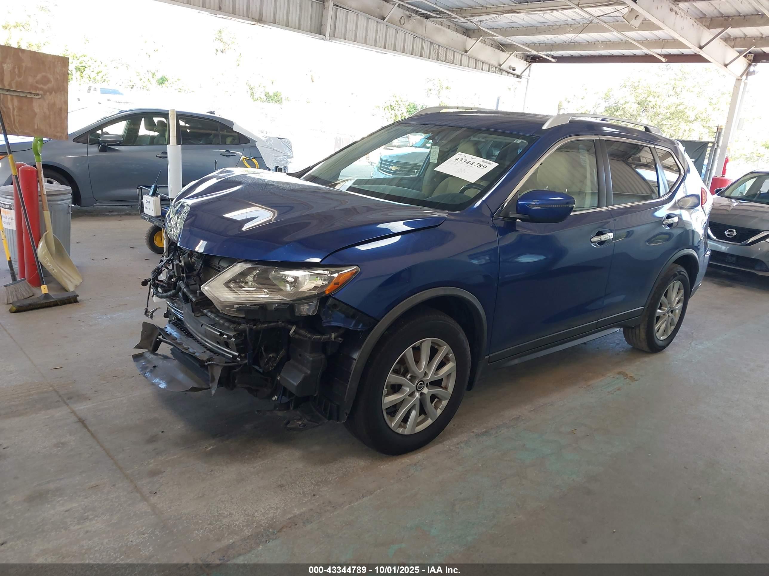 NISSAN ROGUE image 2