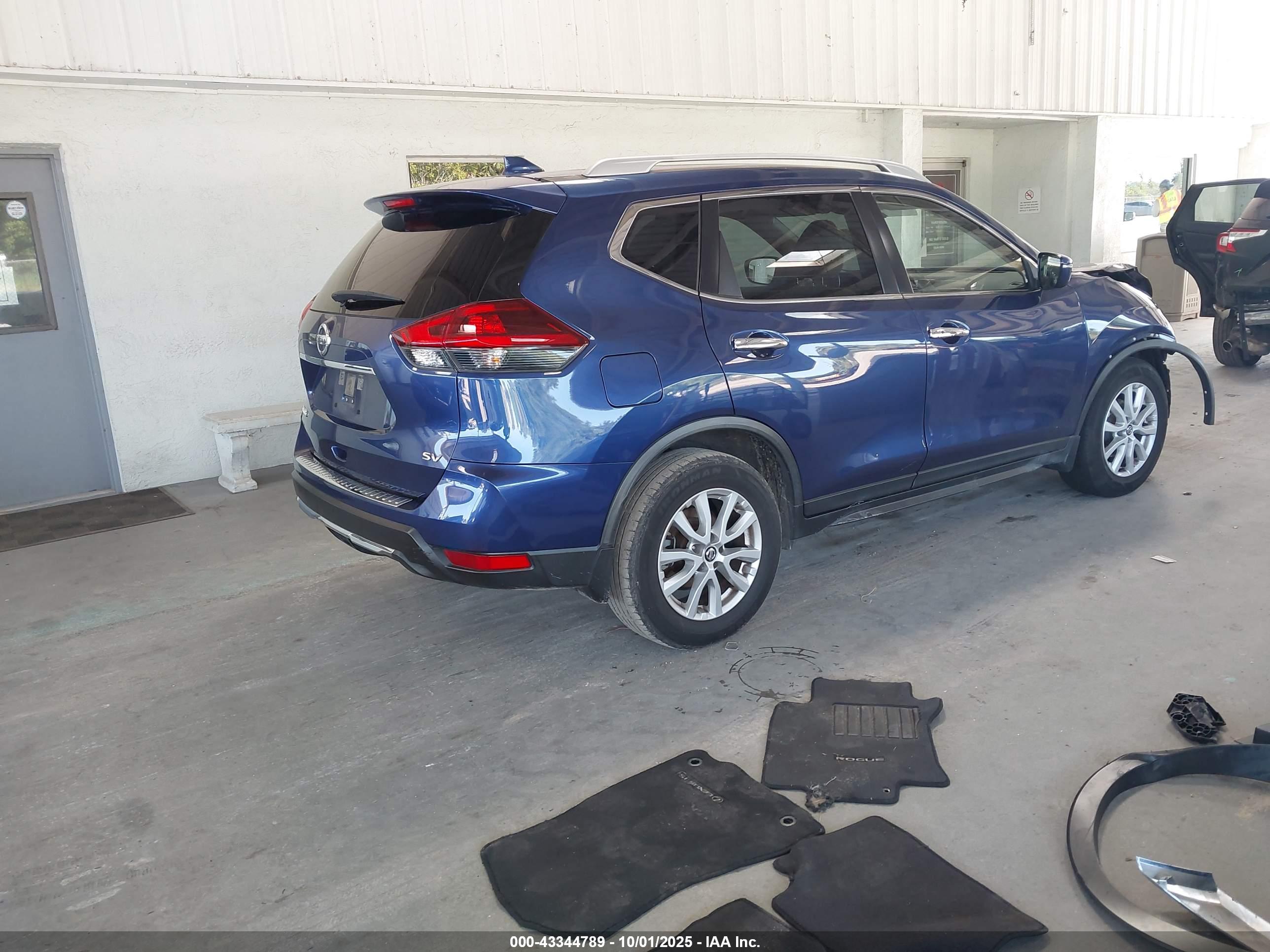 NISSAN ROGUE image 4