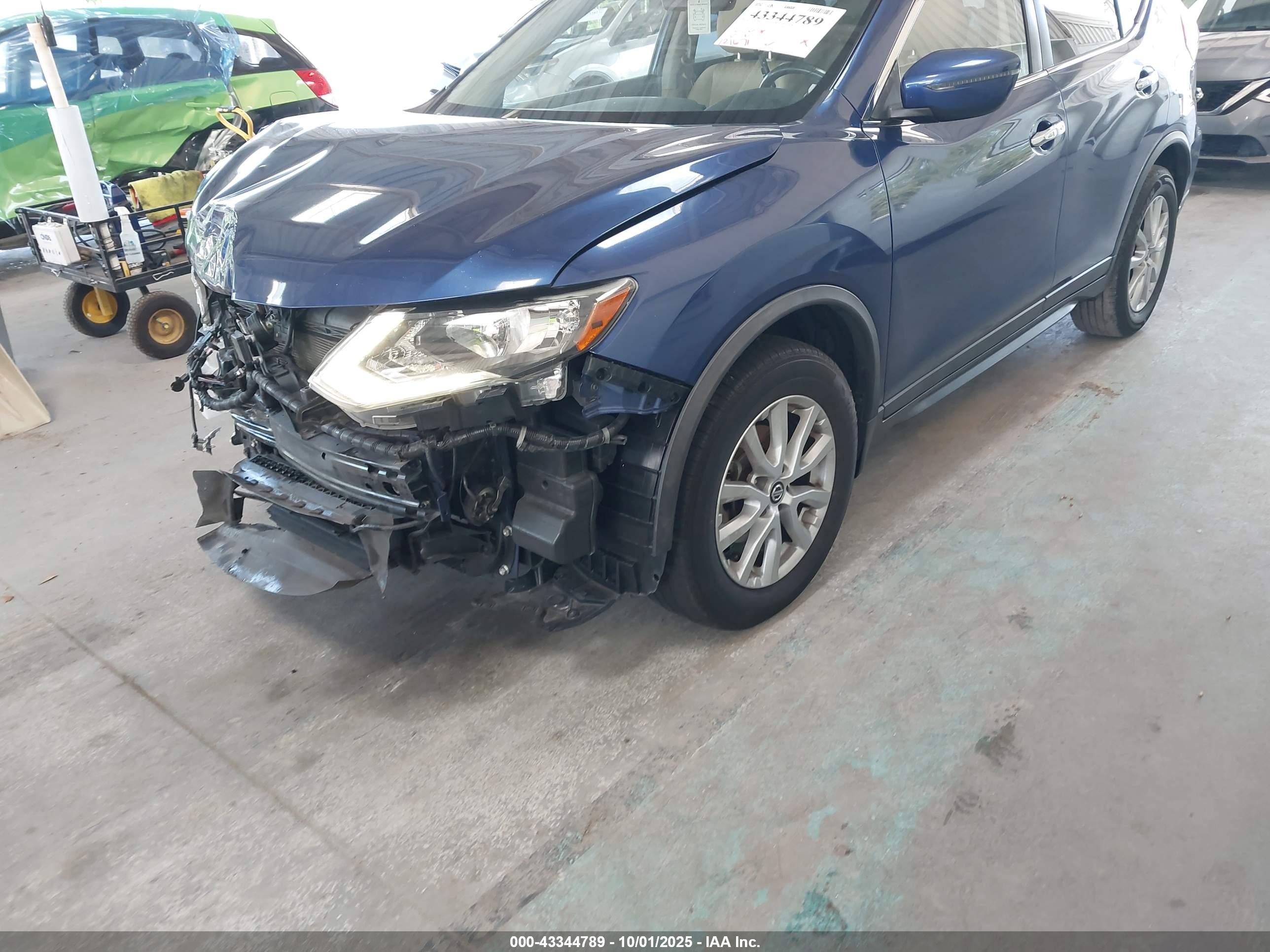 NISSAN ROGUE image 6