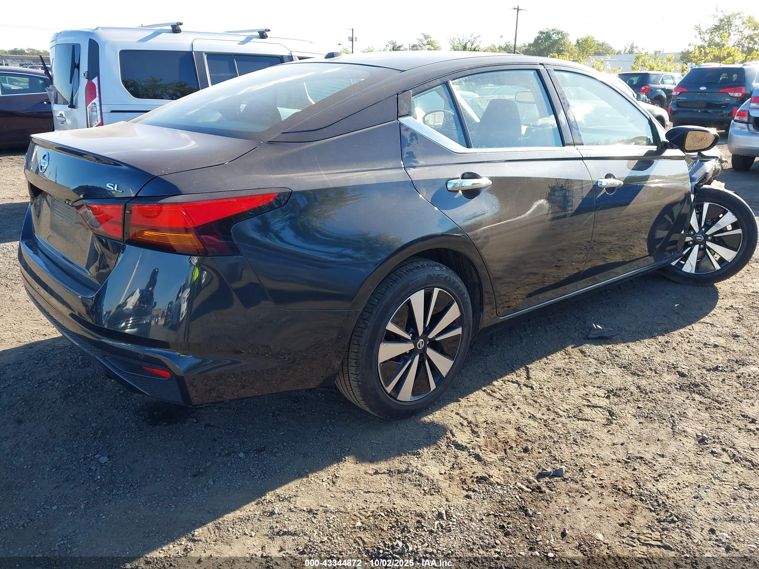 NISSAN ALTIMA image 4