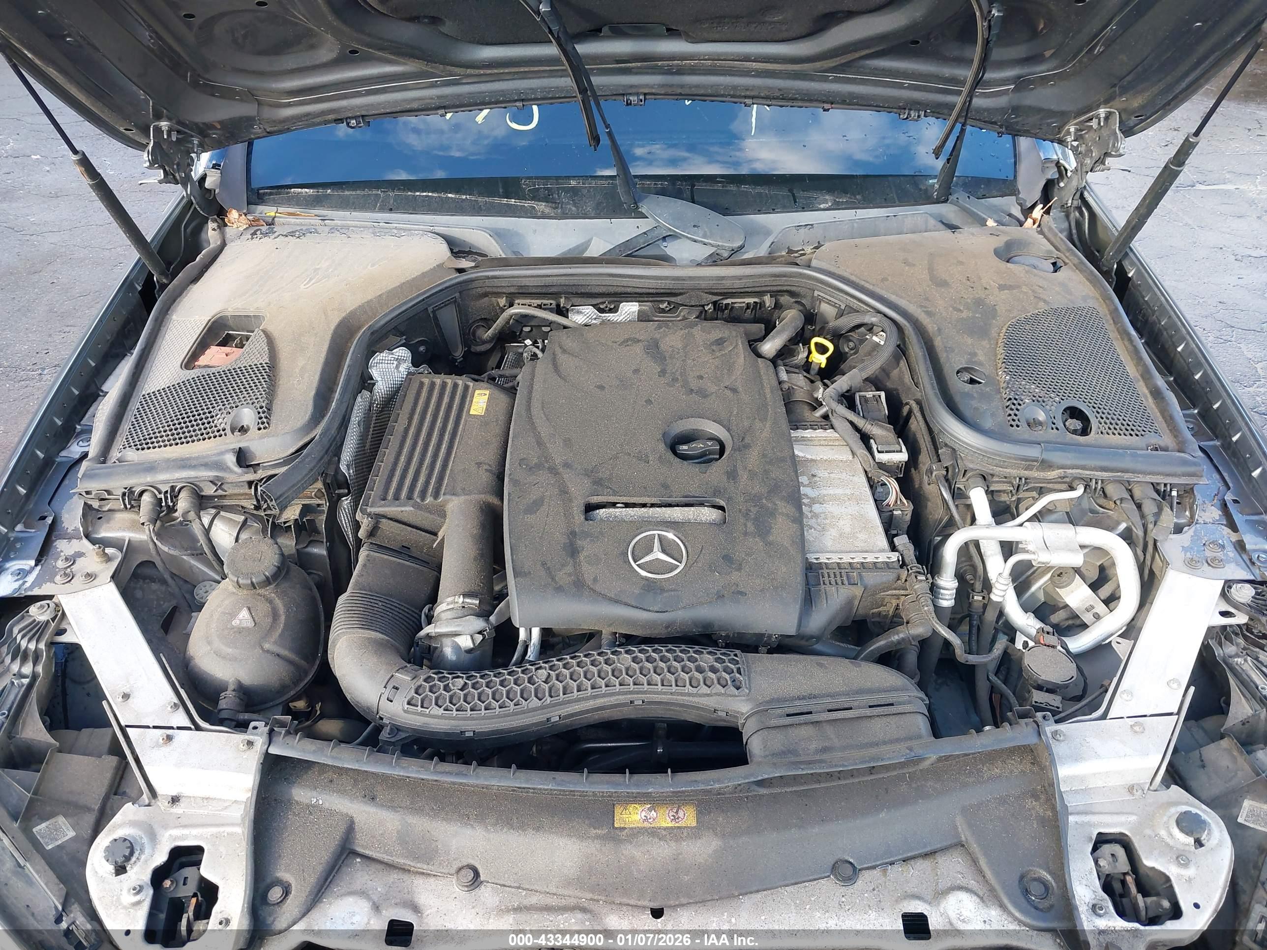 MERCEDES-BENZ E image 10