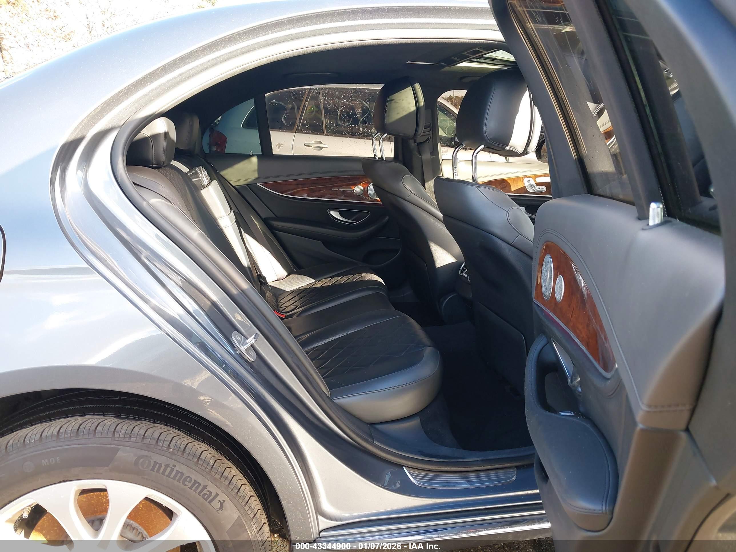 MERCEDES-BENZ E image 8