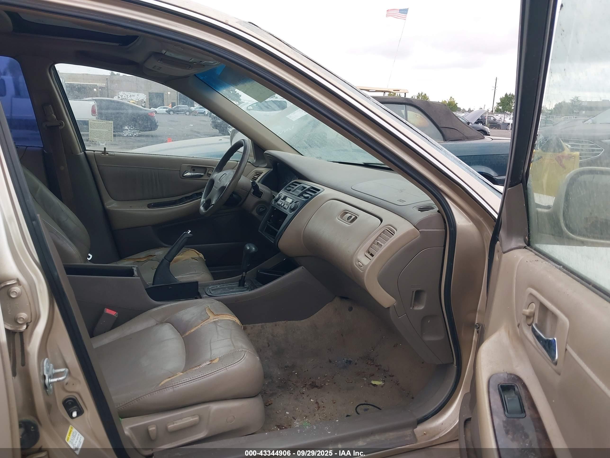 HONDA ACCORD image 5