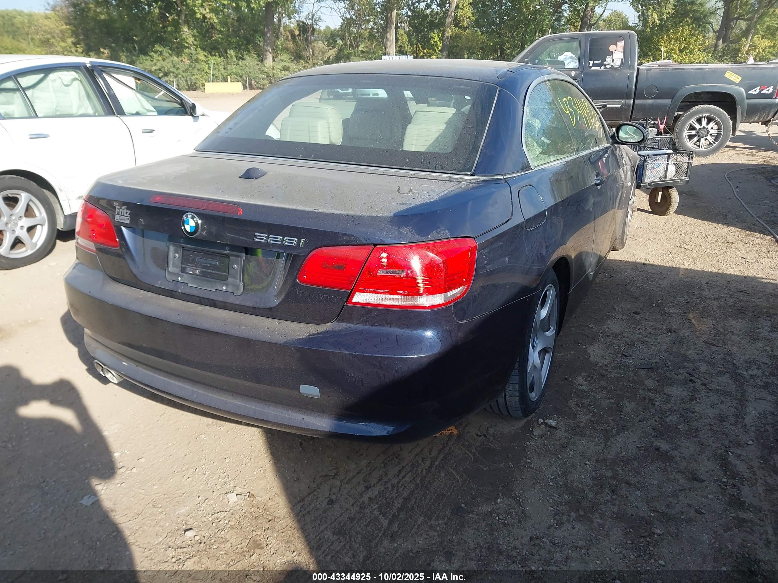 BMW 328I image 4