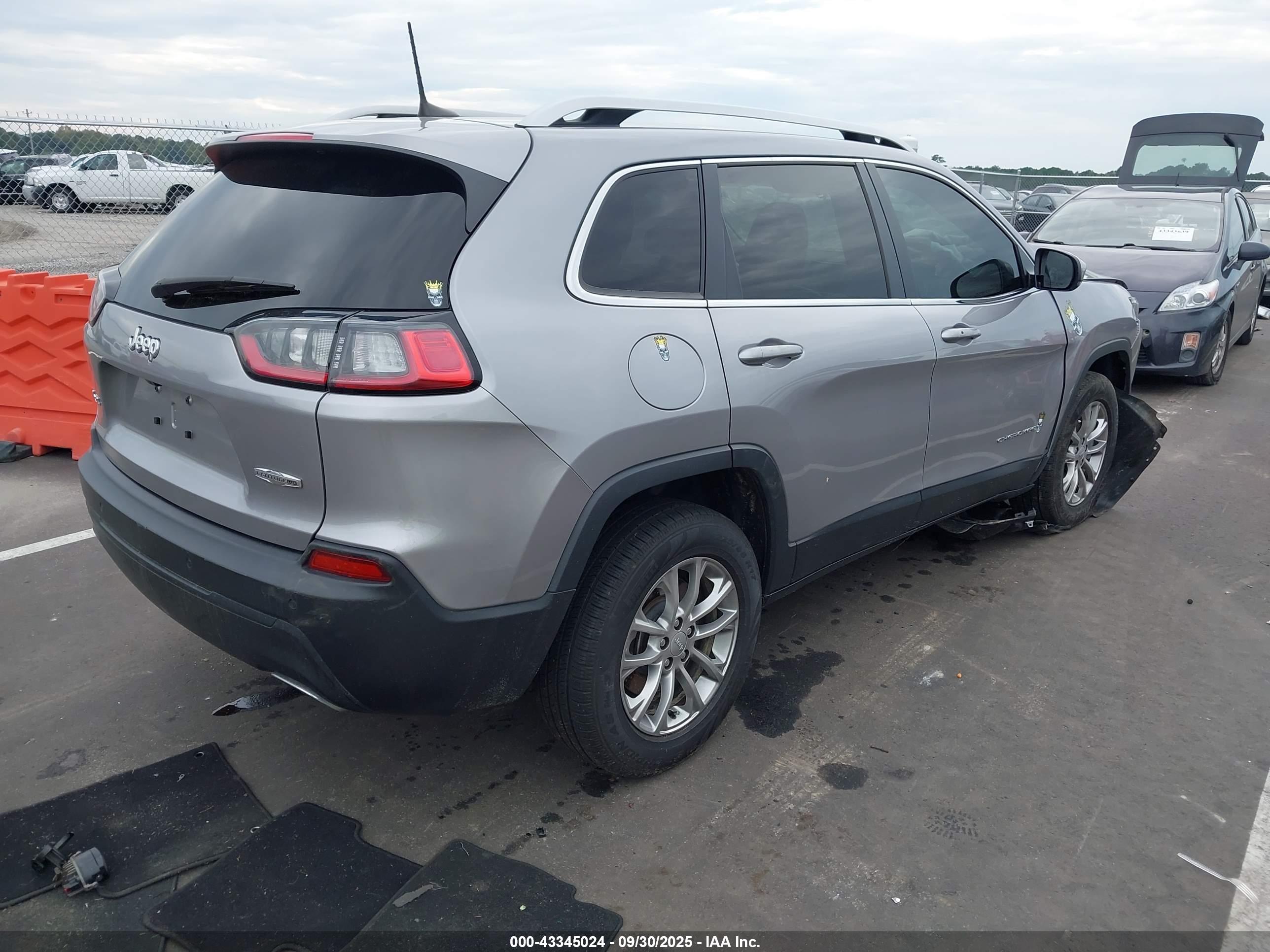 JEEP CHEROKEE image 4