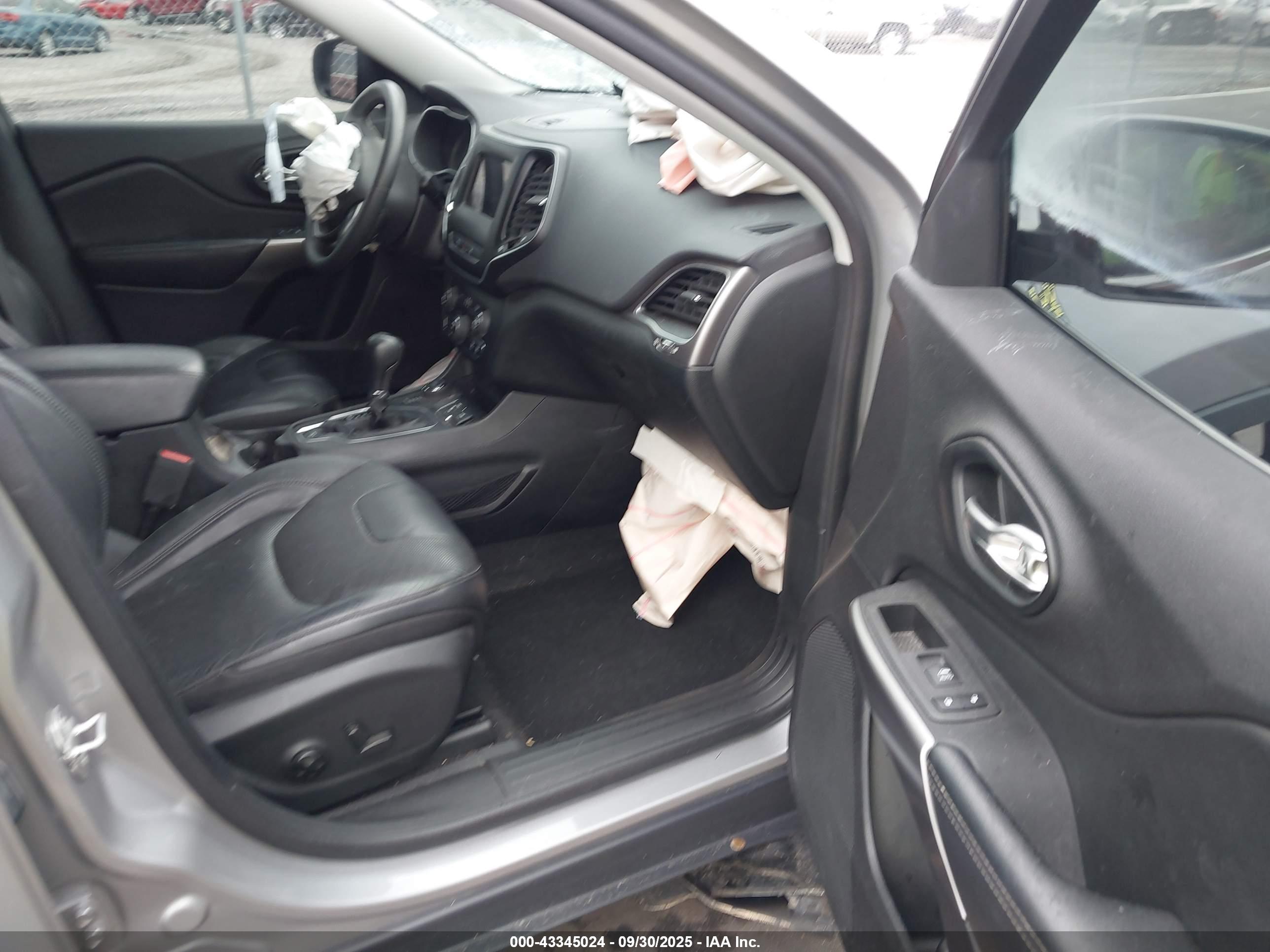 JEEP CHEROKEE image 5