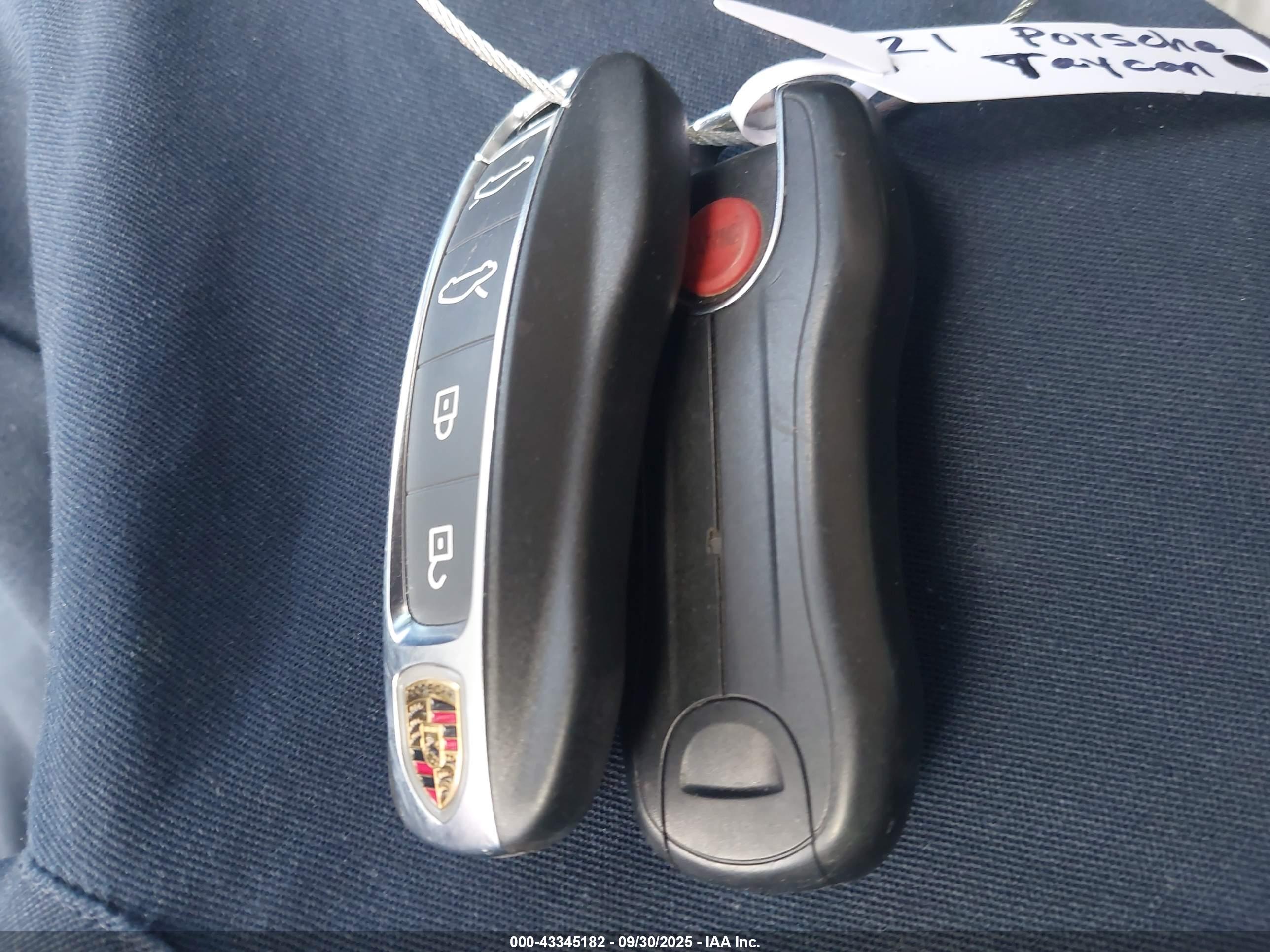 PORSCHE TAYCAN image 11