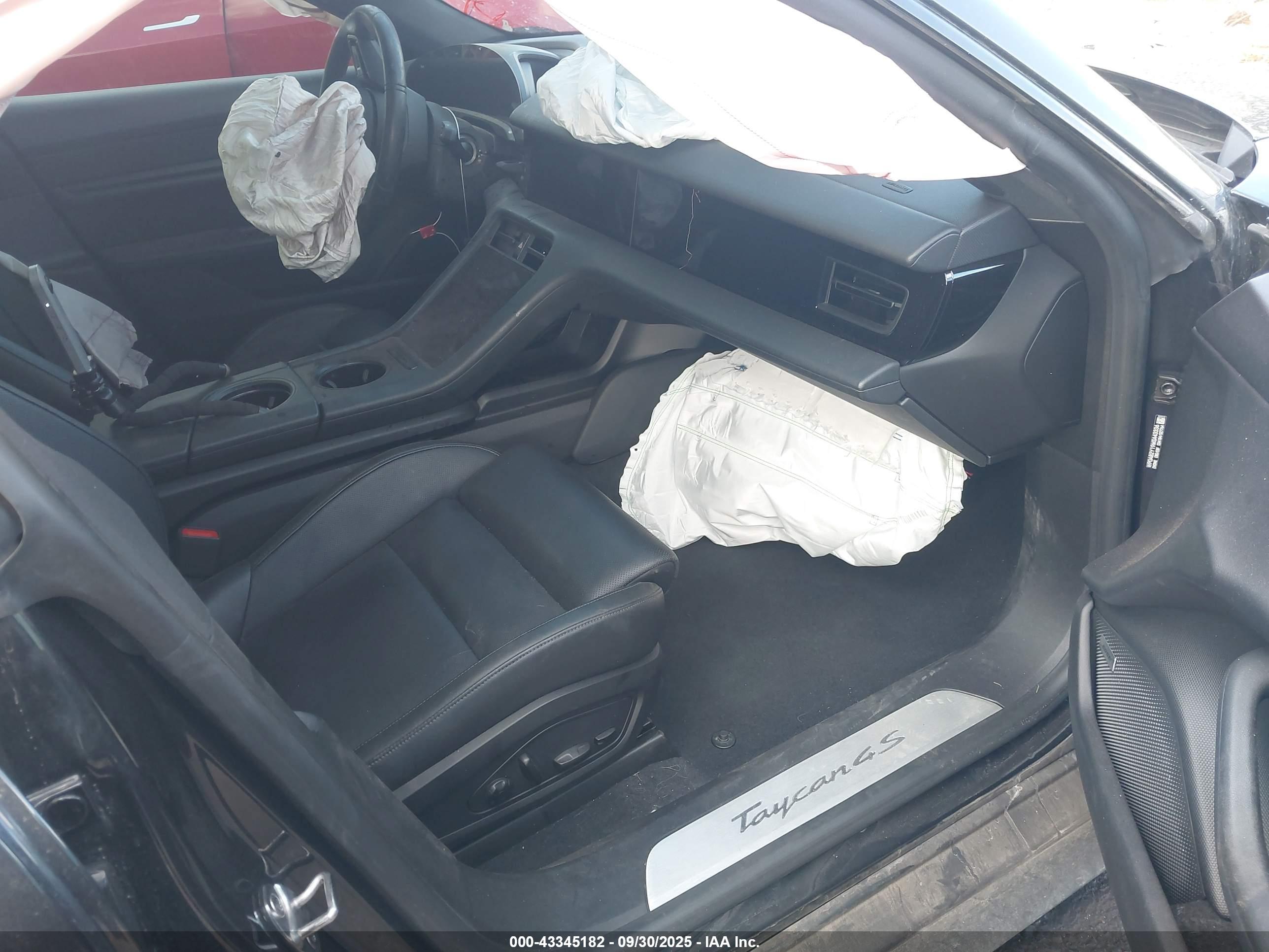 PORSCHE TAYCAN image 5