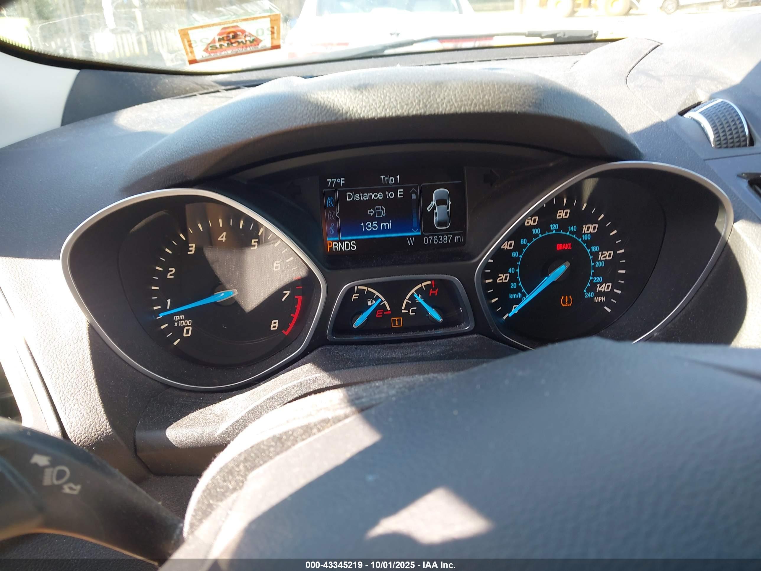 FORD ESCAPE image 7