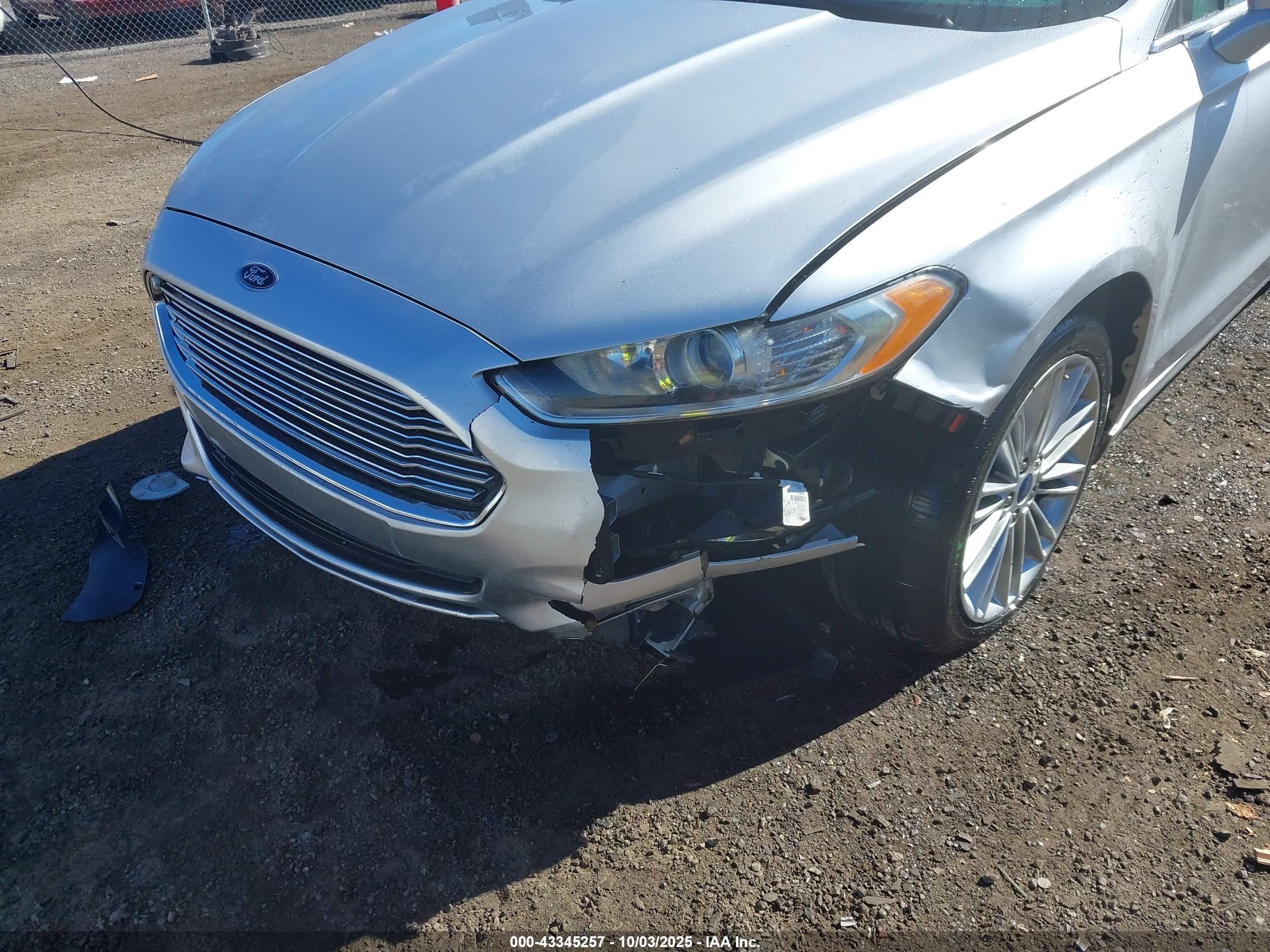 FORD FUSION image 6