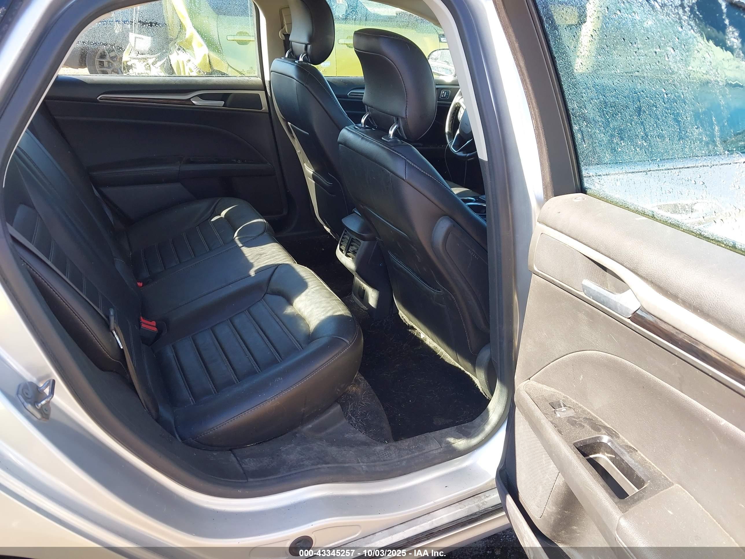 FORD FUSION image 8