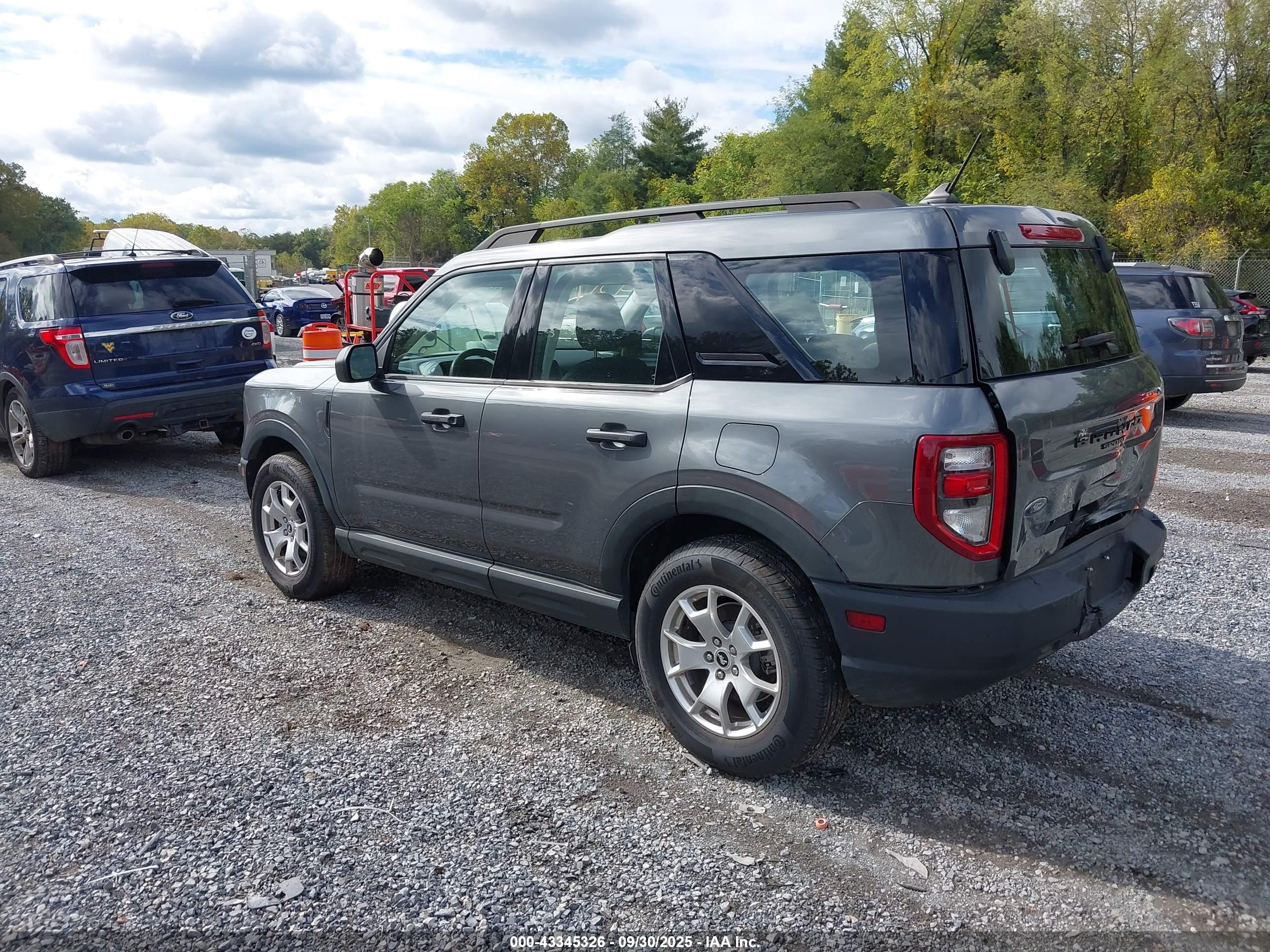 FORD BRONCO image 3