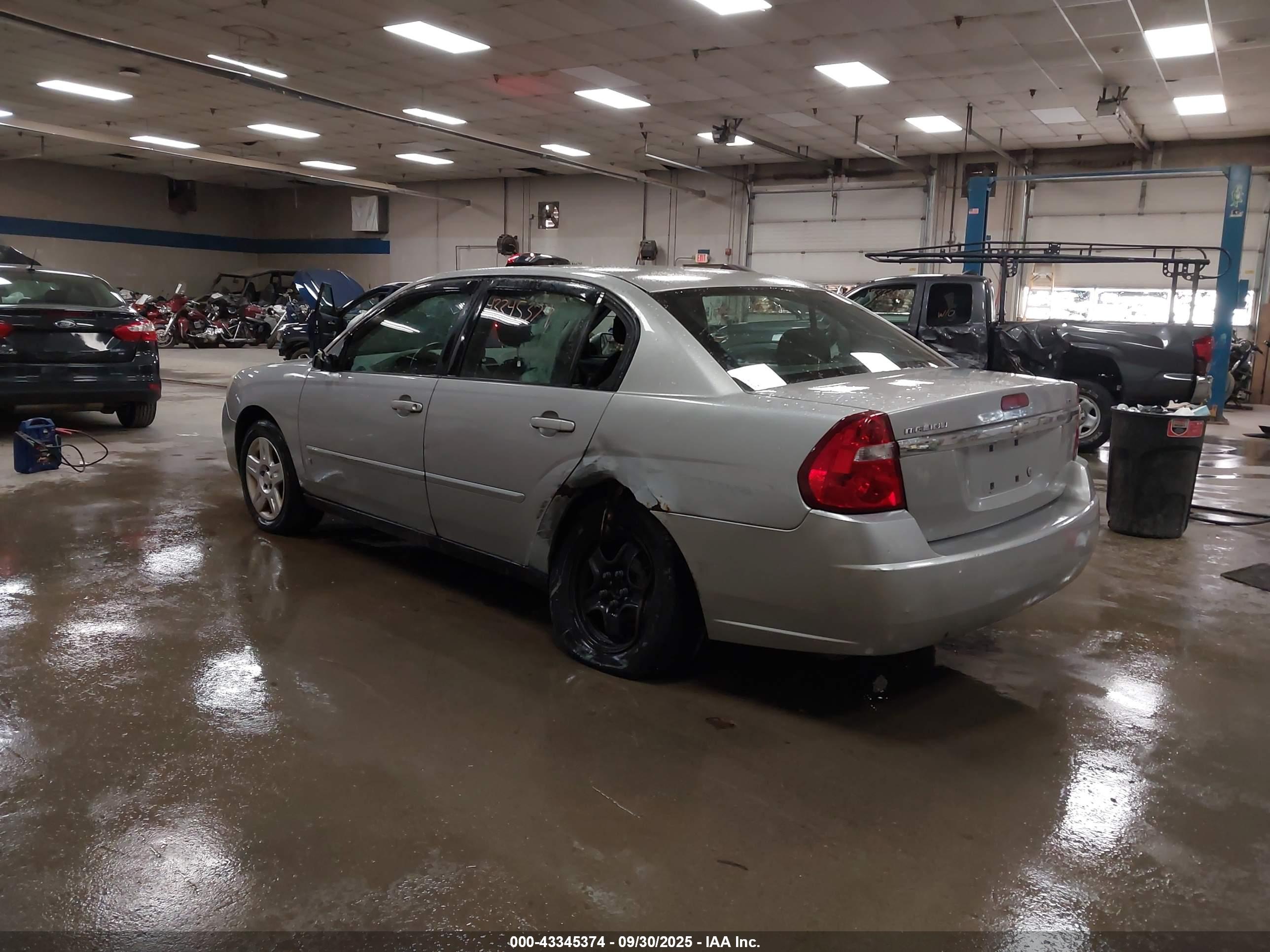 CHEVROLET MALIBU image 3