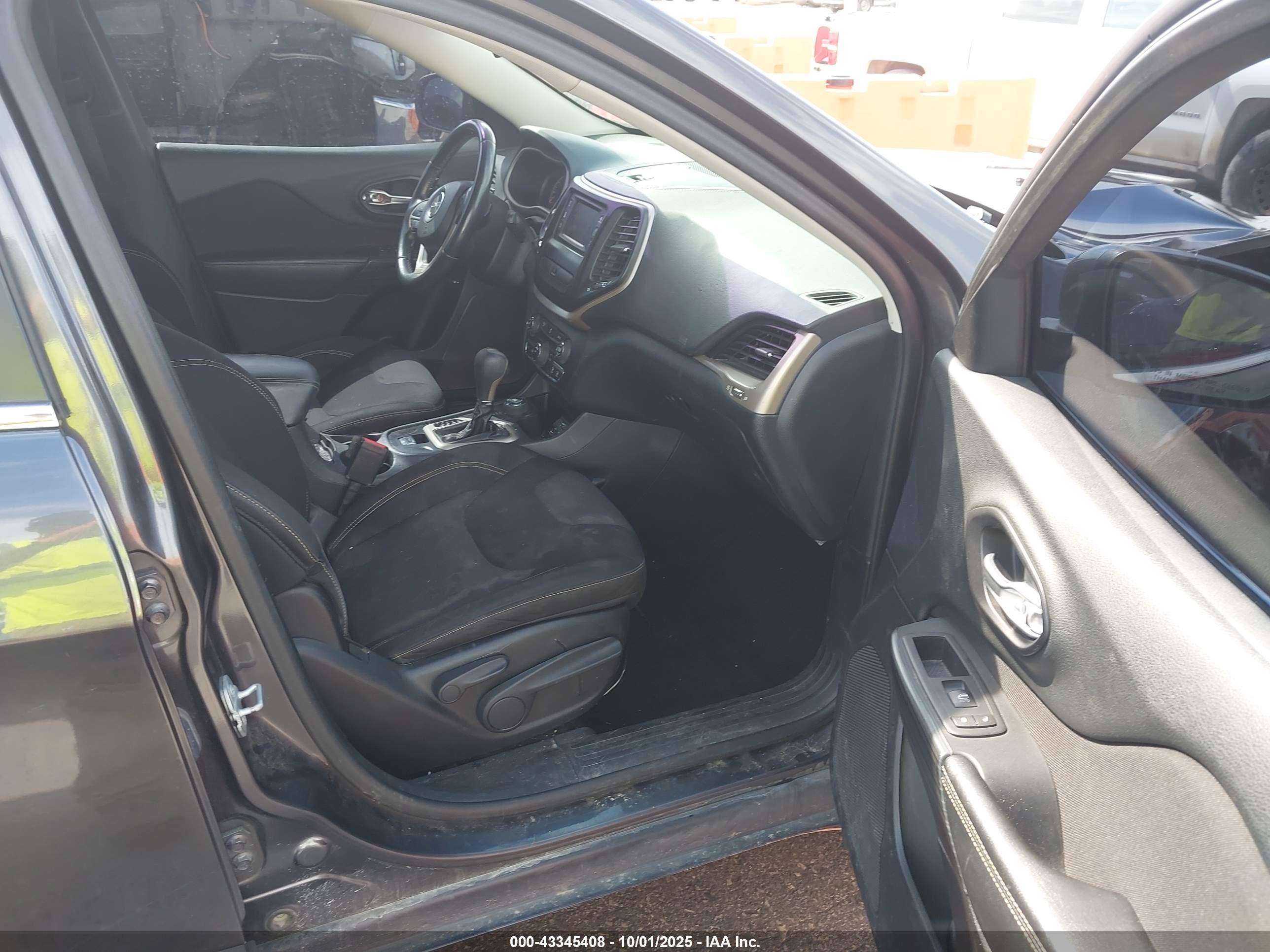 JEEP CHEROKEE image 5