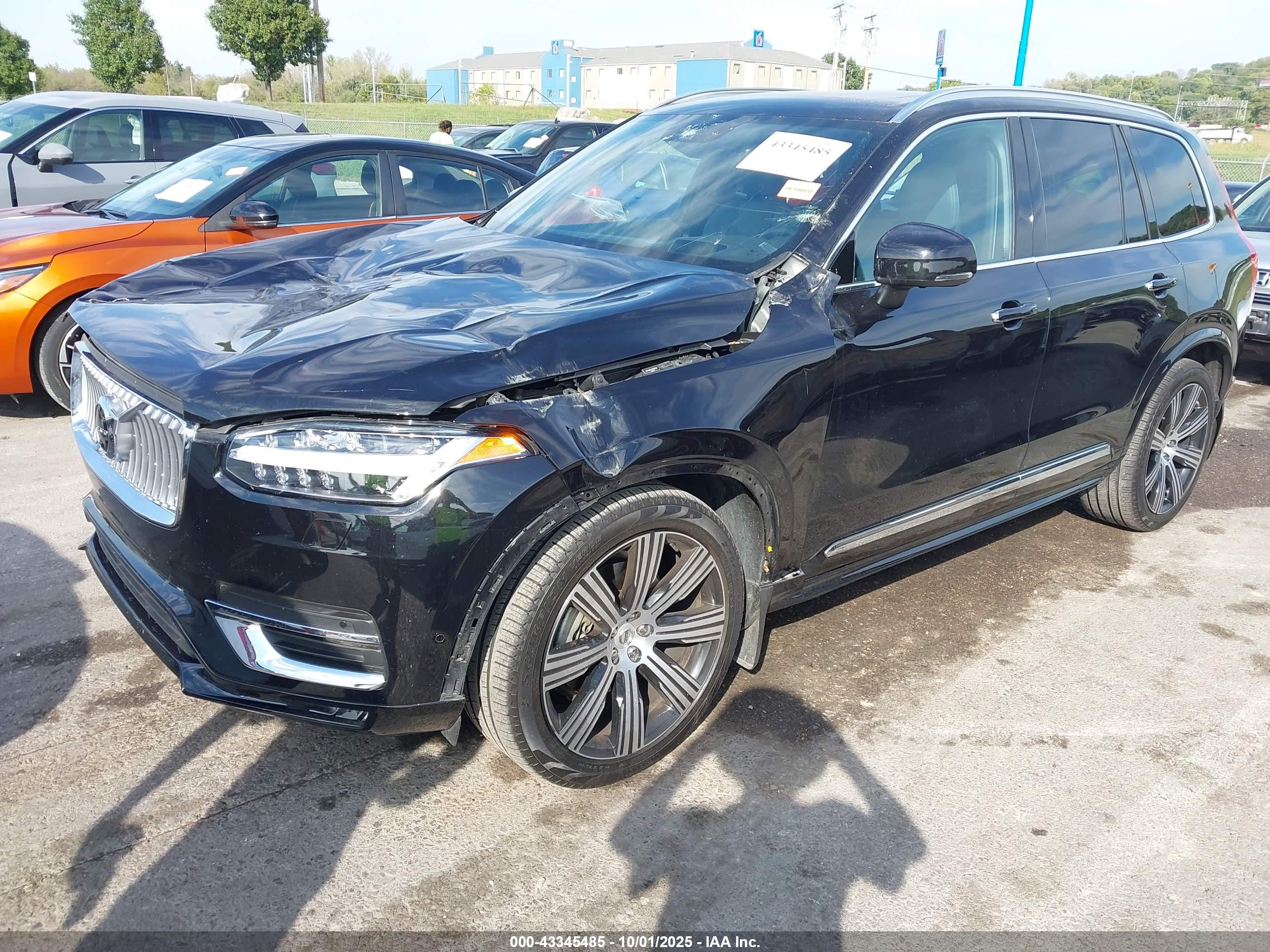 VOLVO XC90 image 2