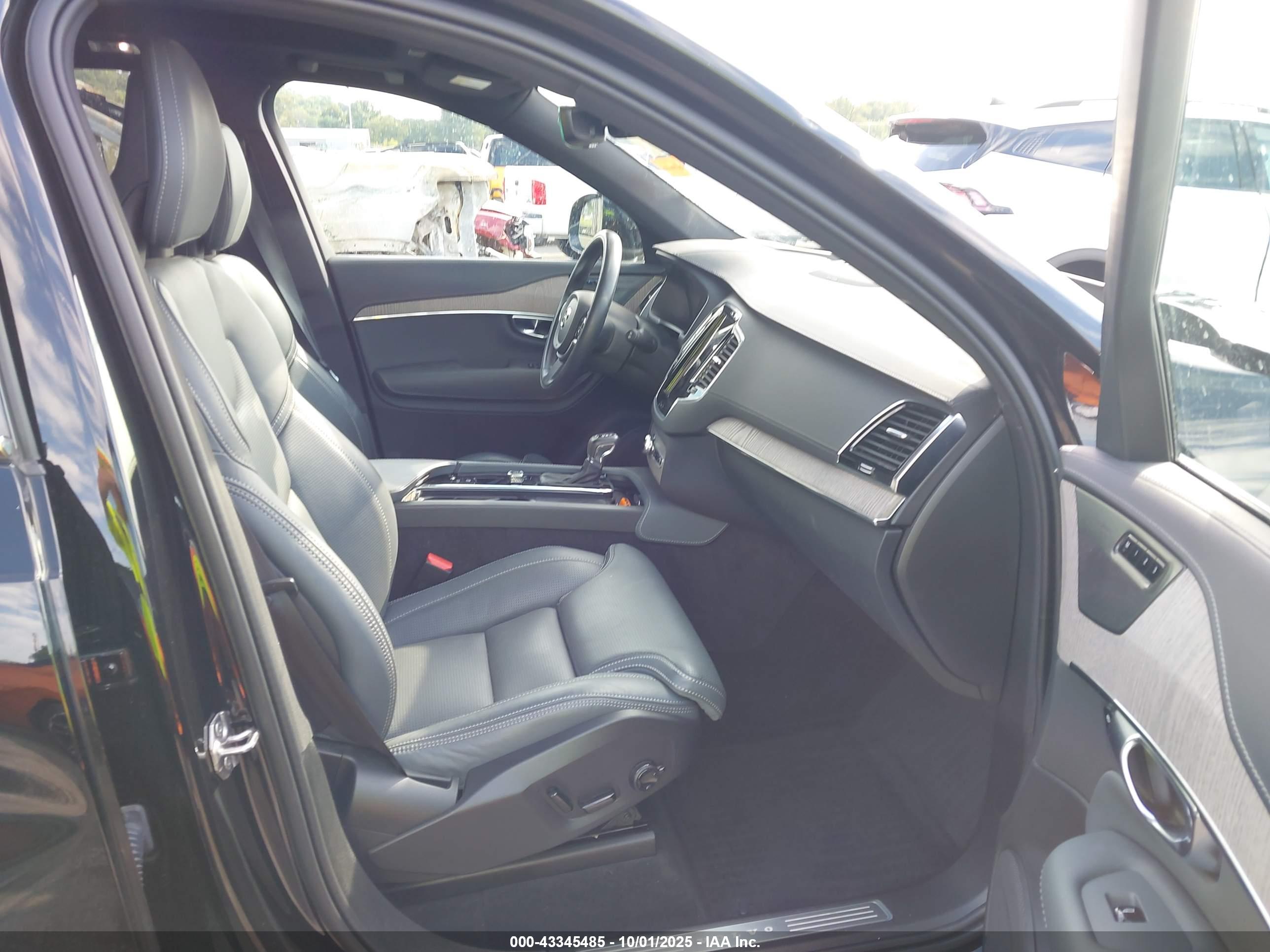 VOLVO XC90 image 5