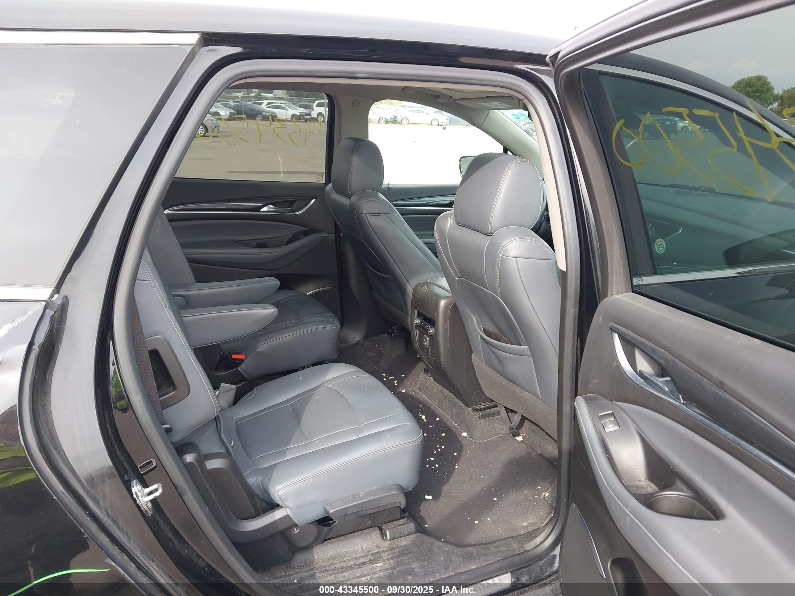 BUICK ENCLAVE image 8