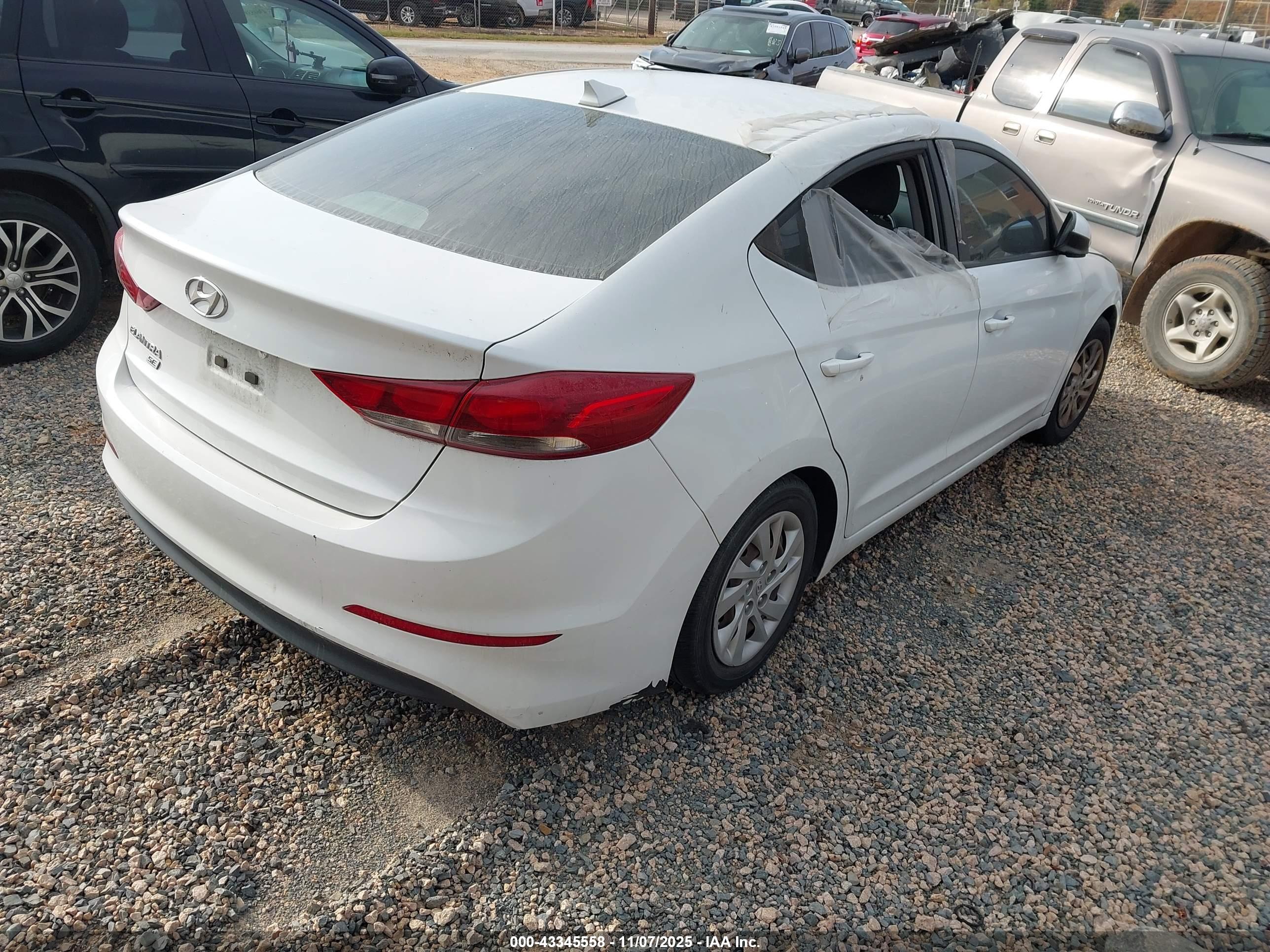 HYUNDAI ELANTRA image 4