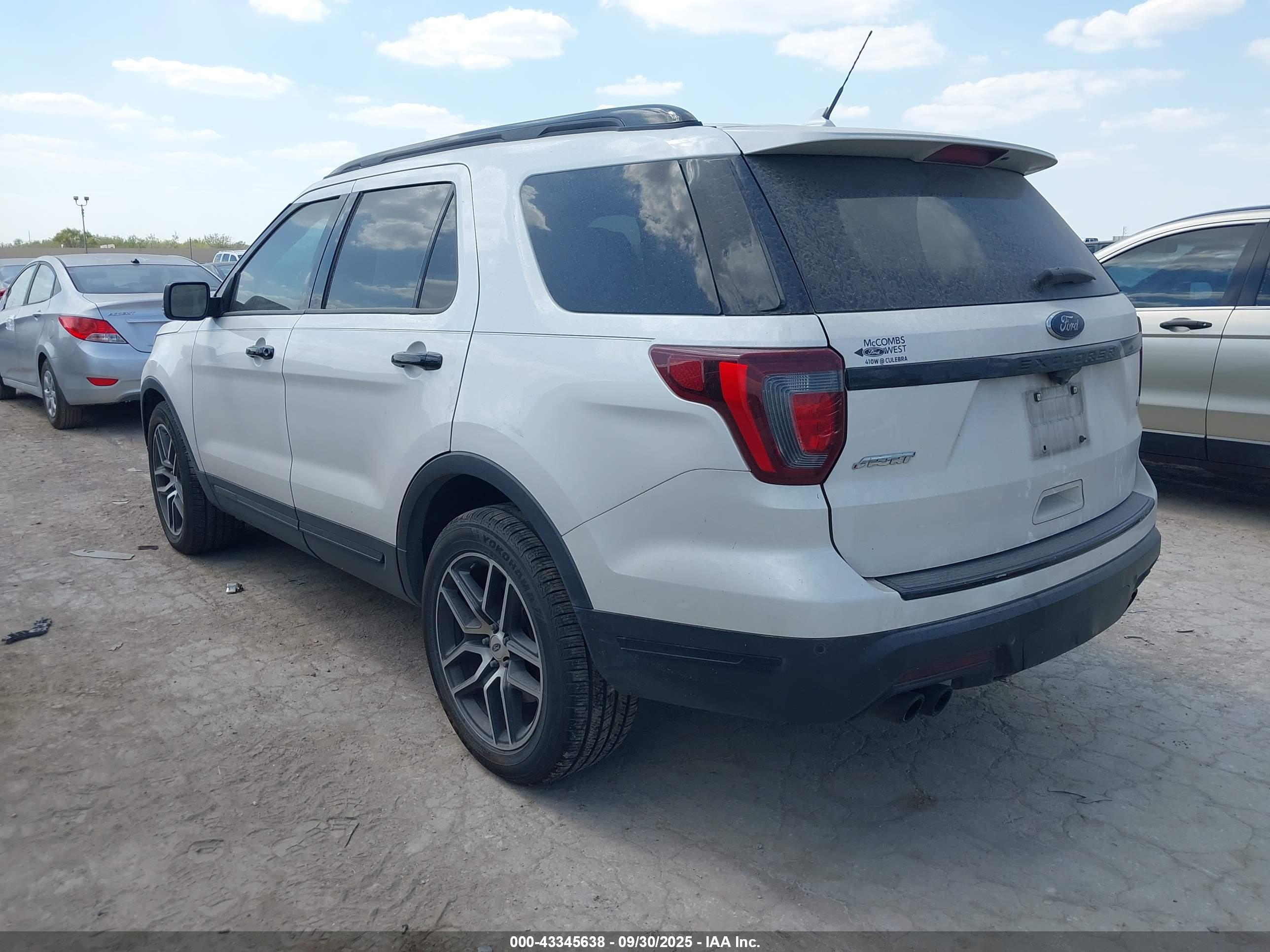 FORD EXPLORER image 3