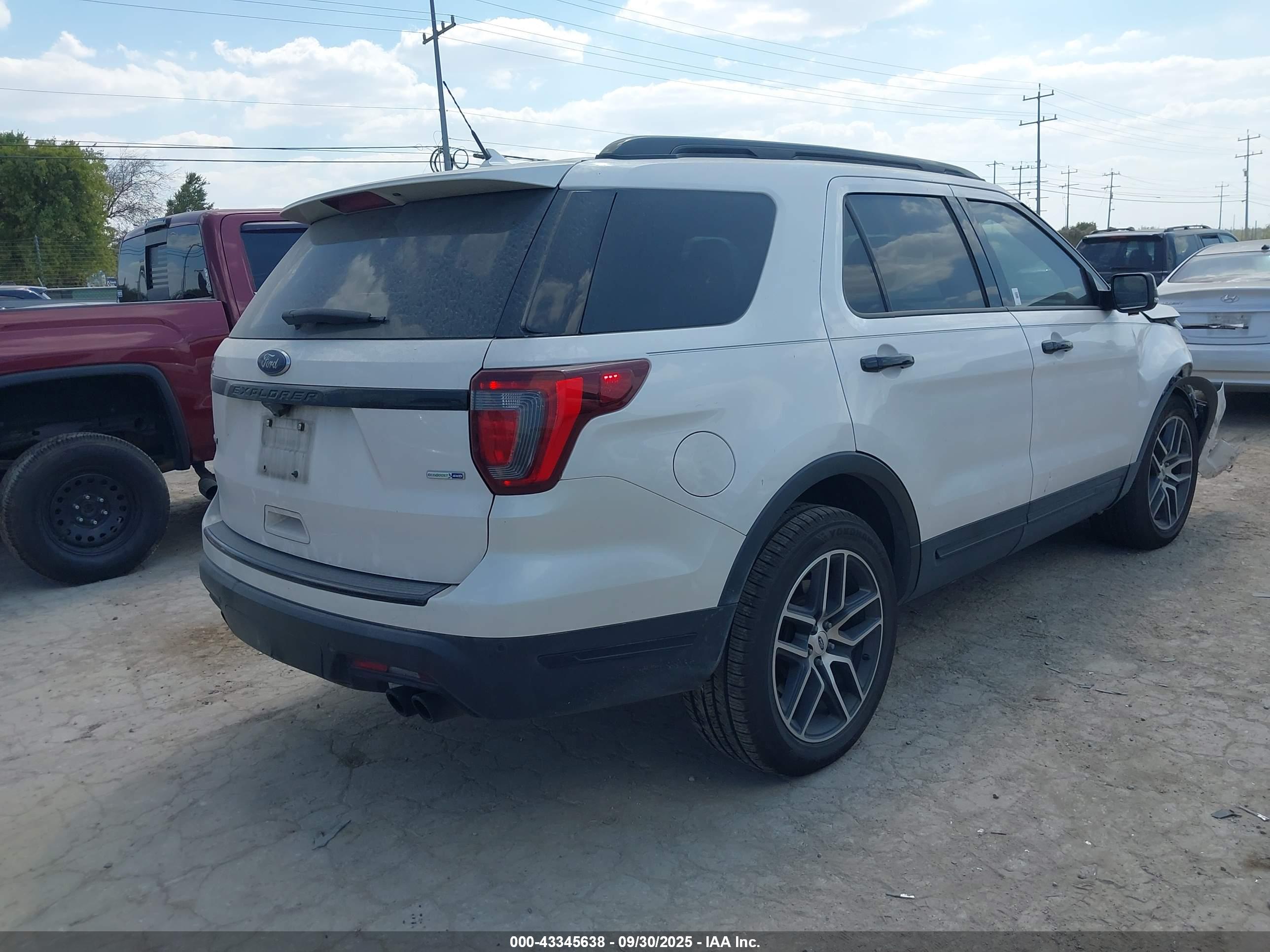 FORD EXPLORER image 4