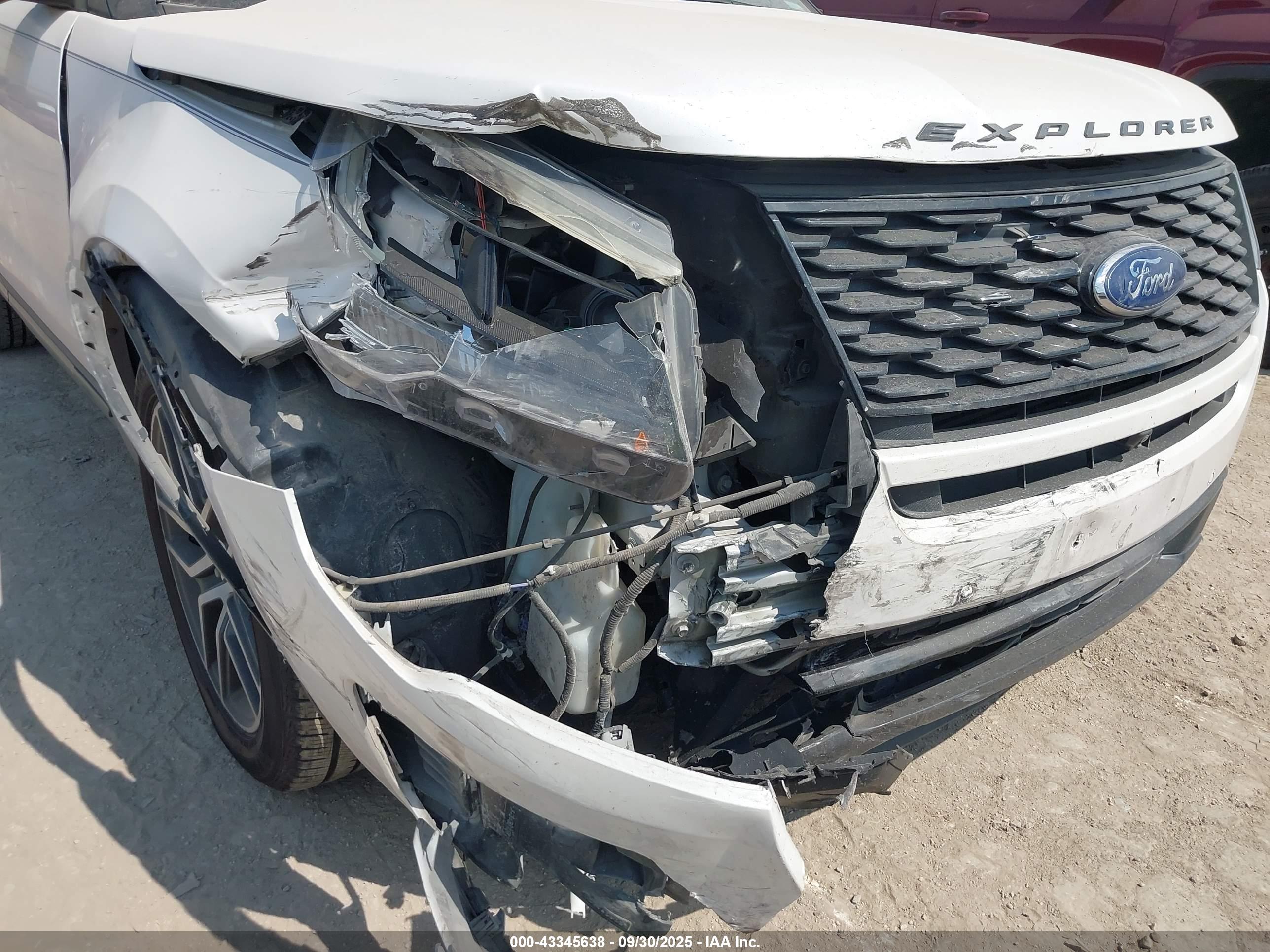 FORD EXPLORER image 6