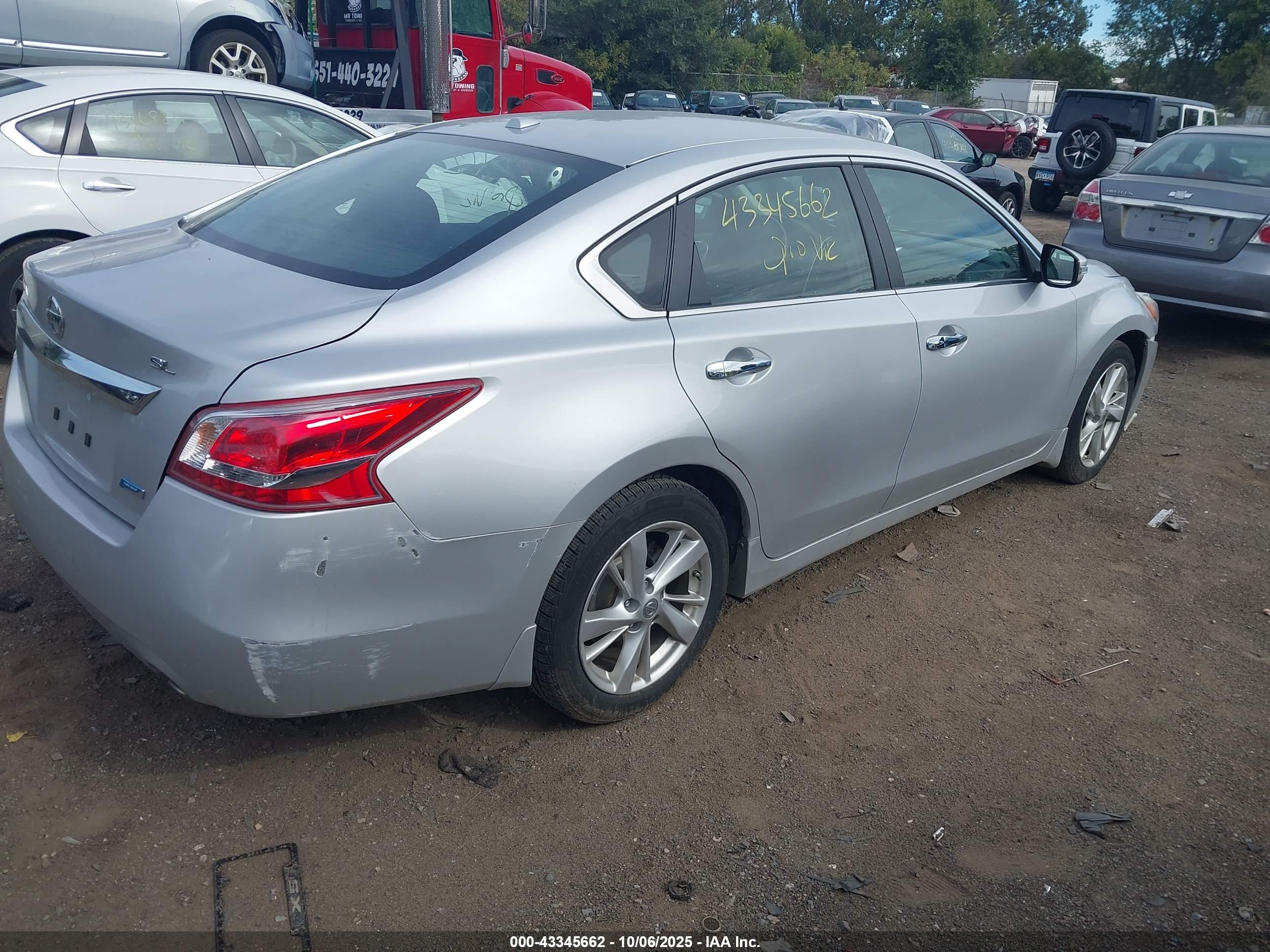 NISSAN ALTIMA image 4