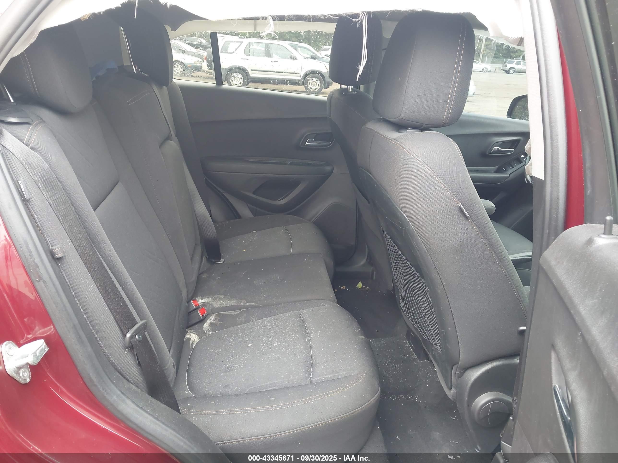 CHEVROLET TRAX image 8