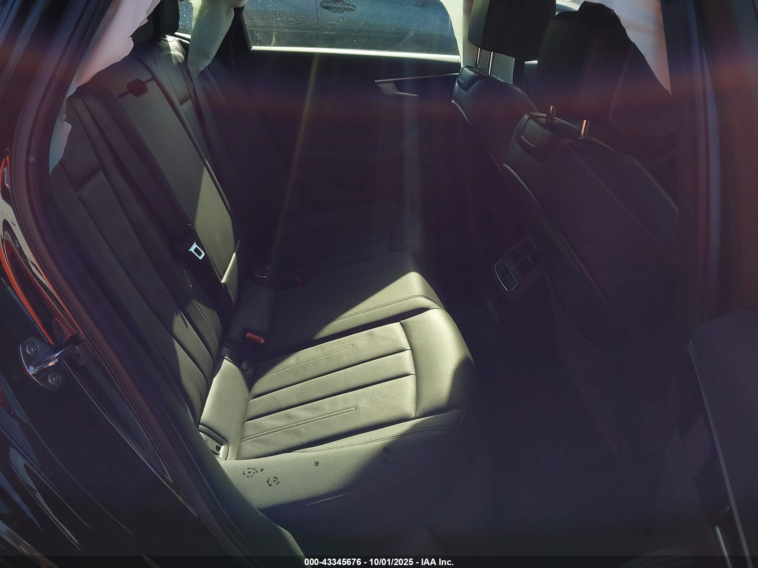 AUDI A4 image 8