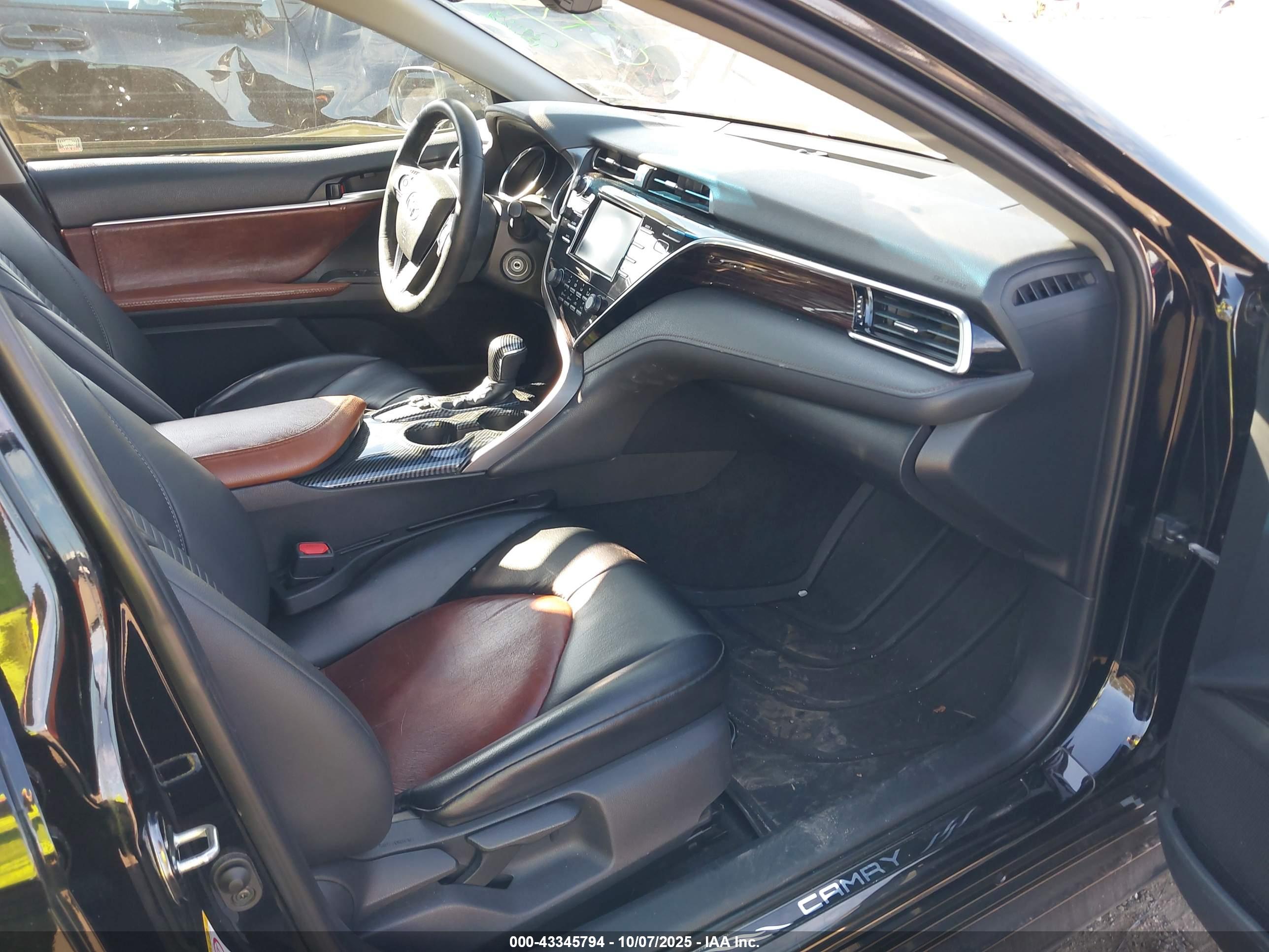 TOYOTA CAMRY image 5