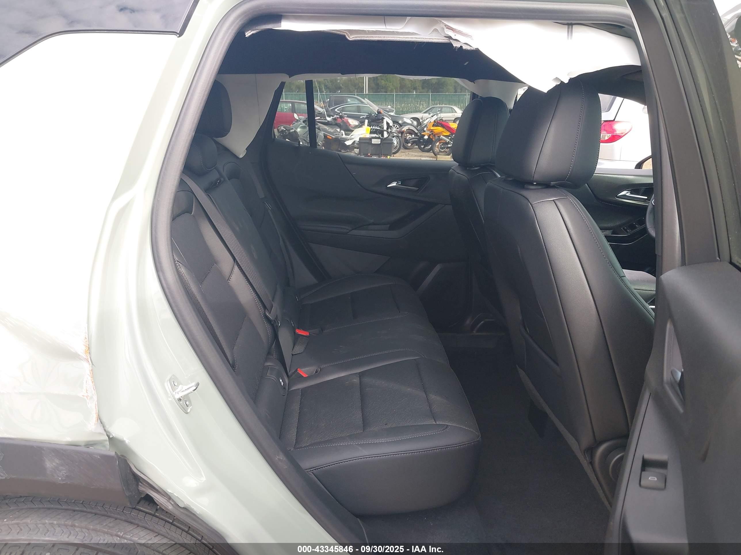 CHEVROLET EQUINOX image 8