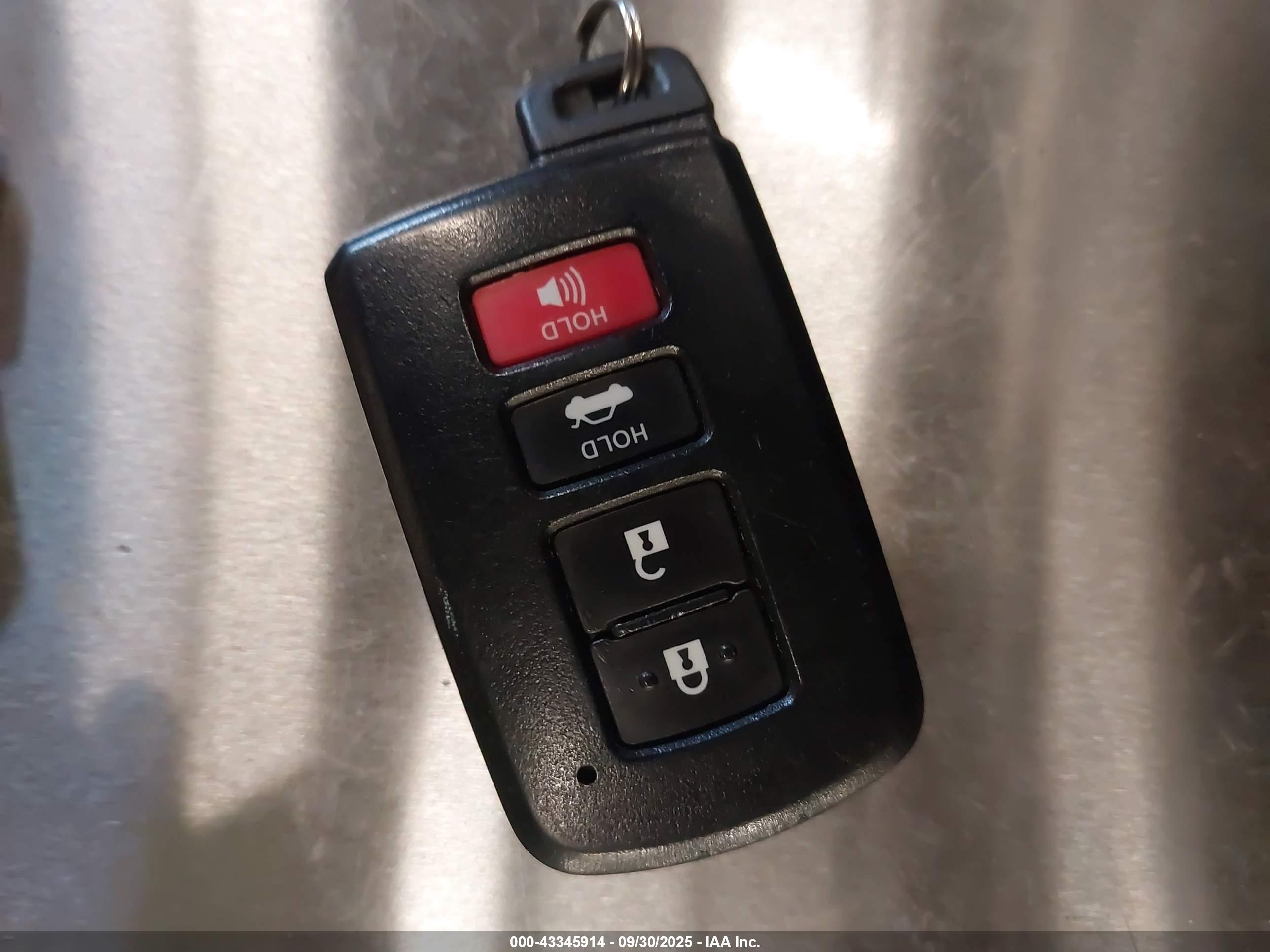 TOYOTA CAMRY image 11