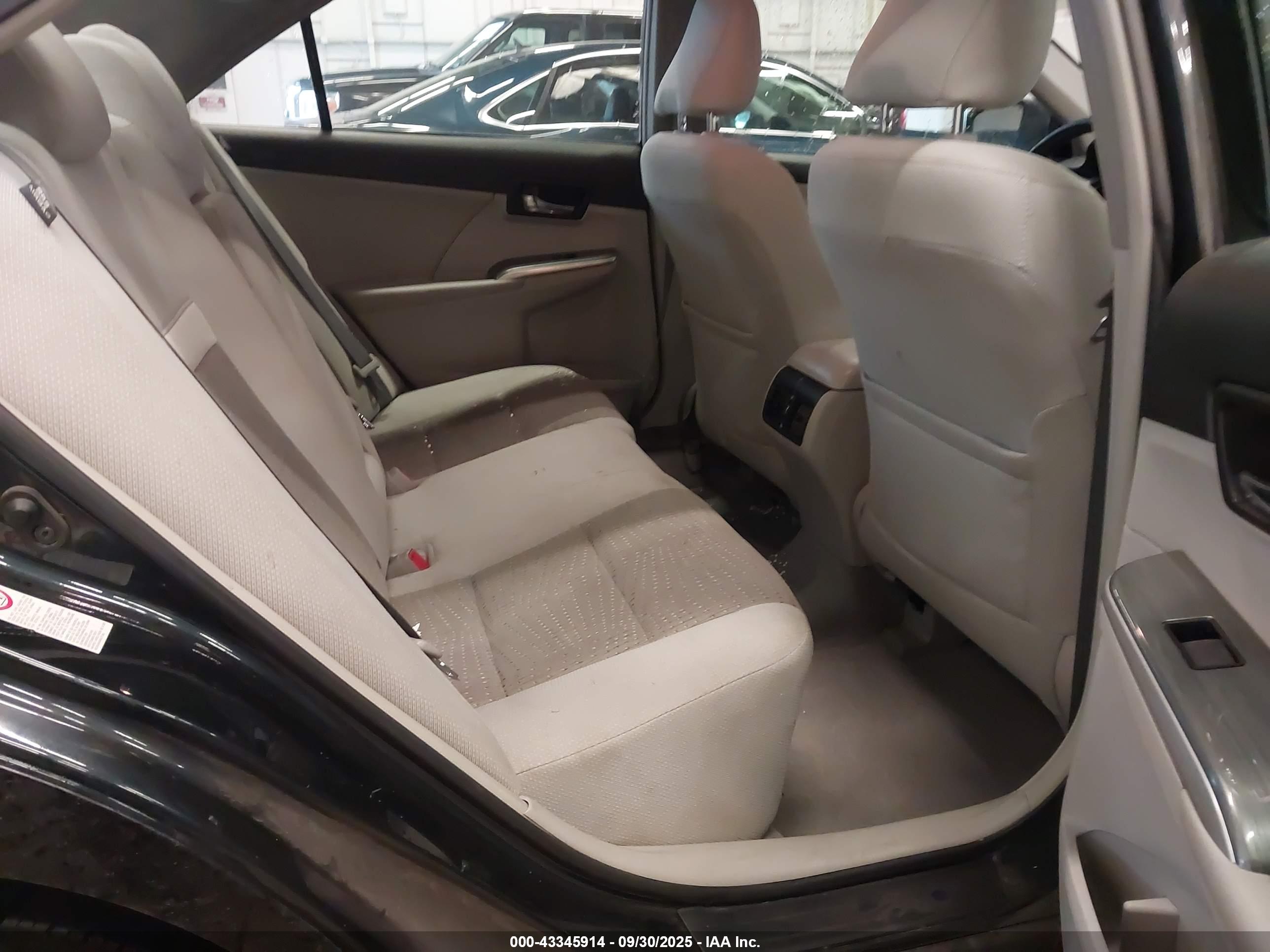 TOYOTA CAMRY image 8