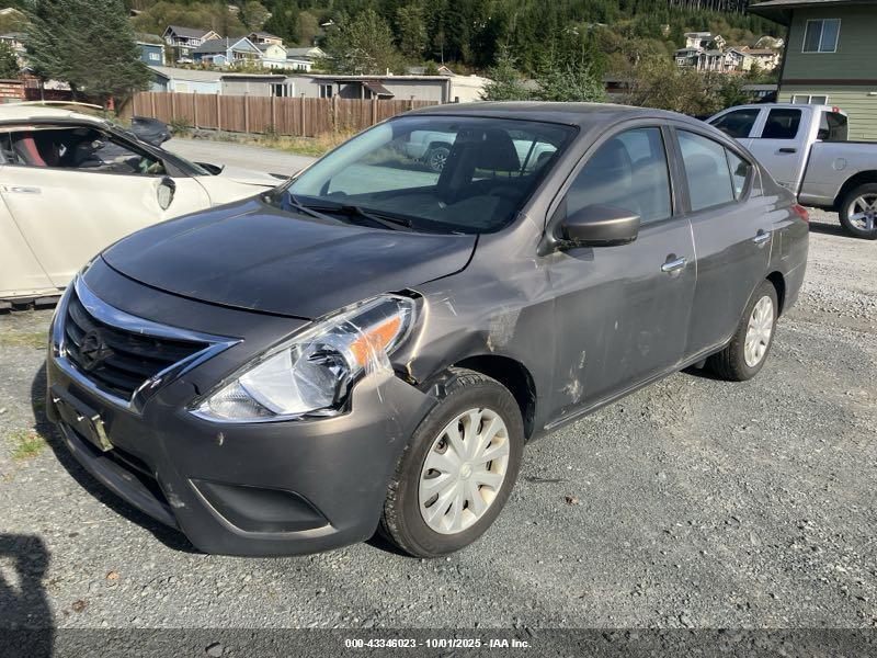 NISSAN VERSA image 2